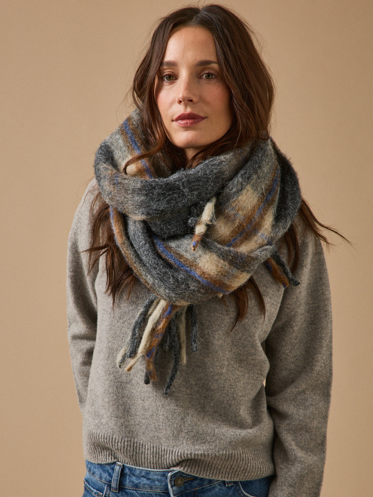 Women's checked scarf