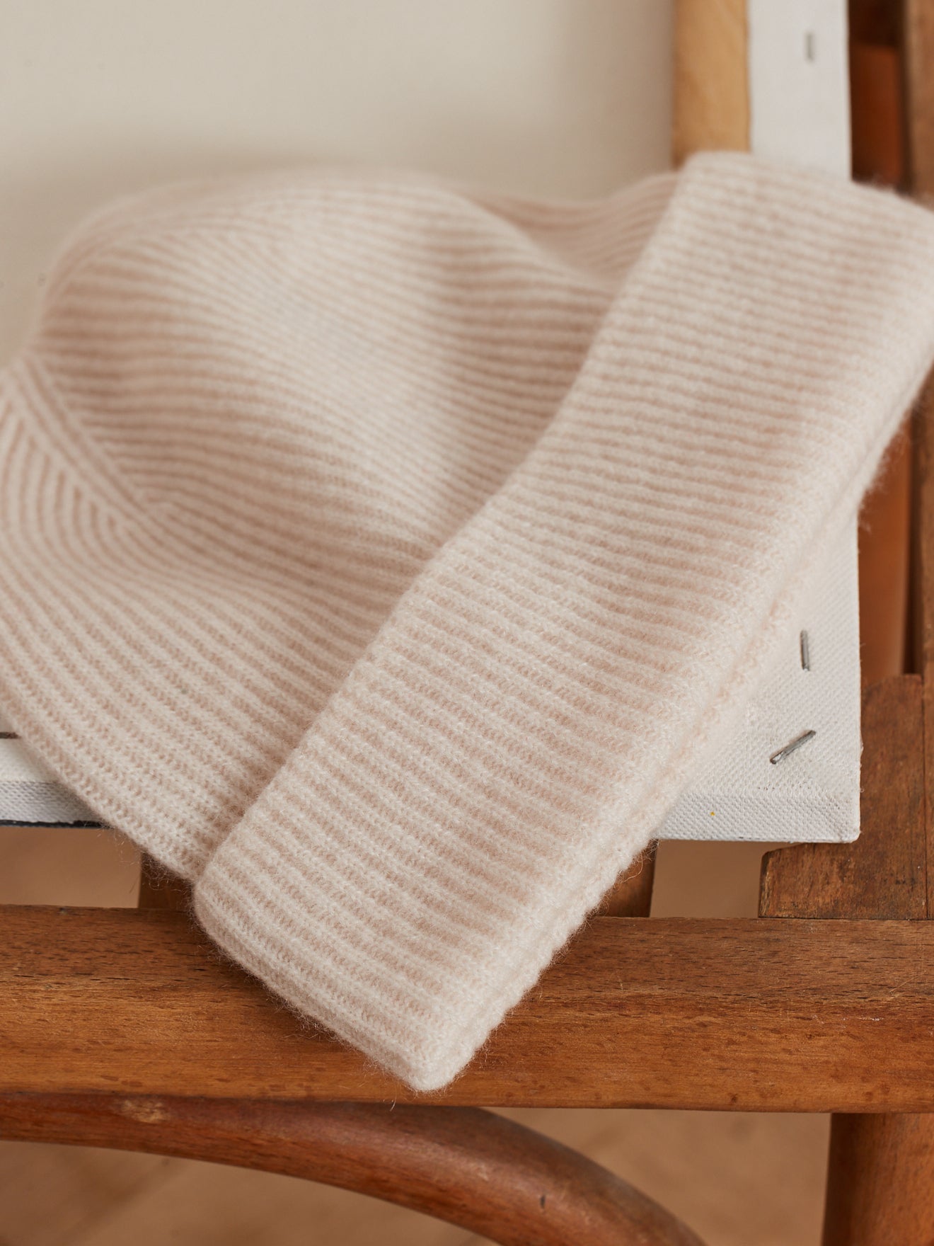 Adult ribbed cashmere beanie - The Cashmere Collection
