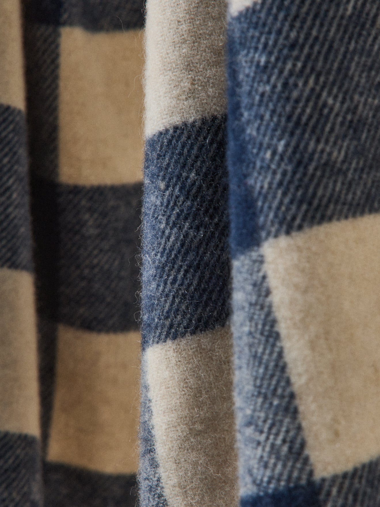 Adult wool check scarf