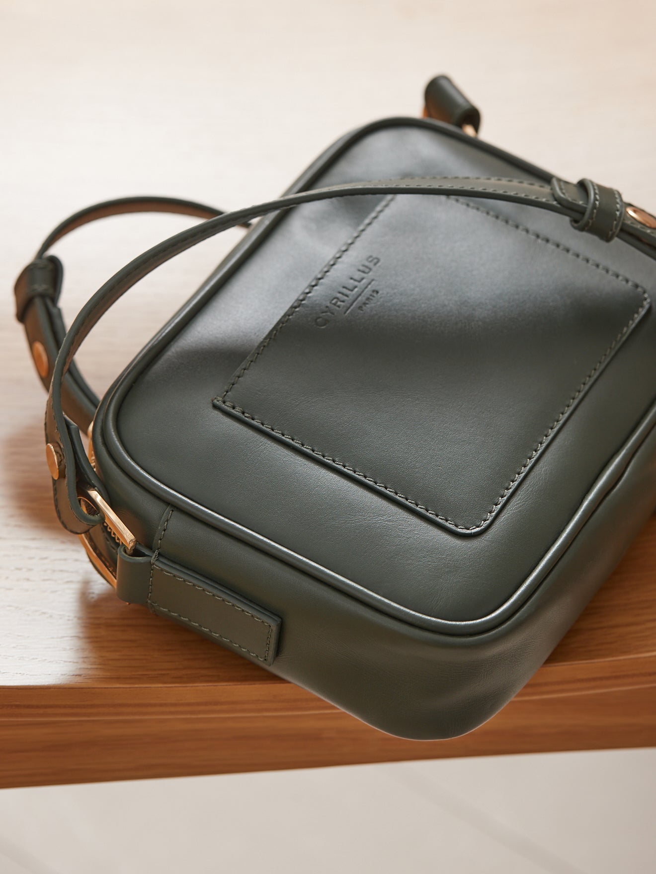 Camera bag The Cyrillus small leather goods collection