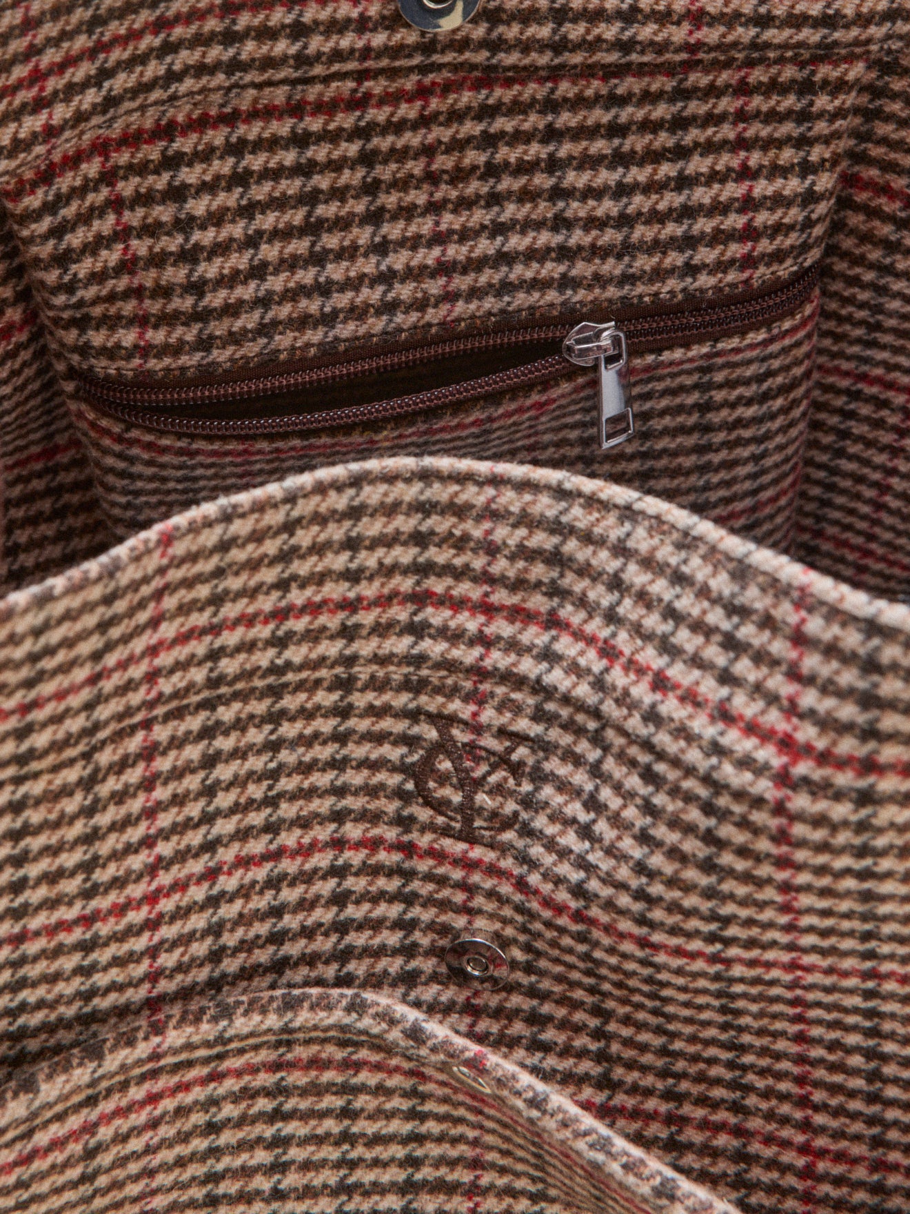 Women's houndstooth wool tote bag