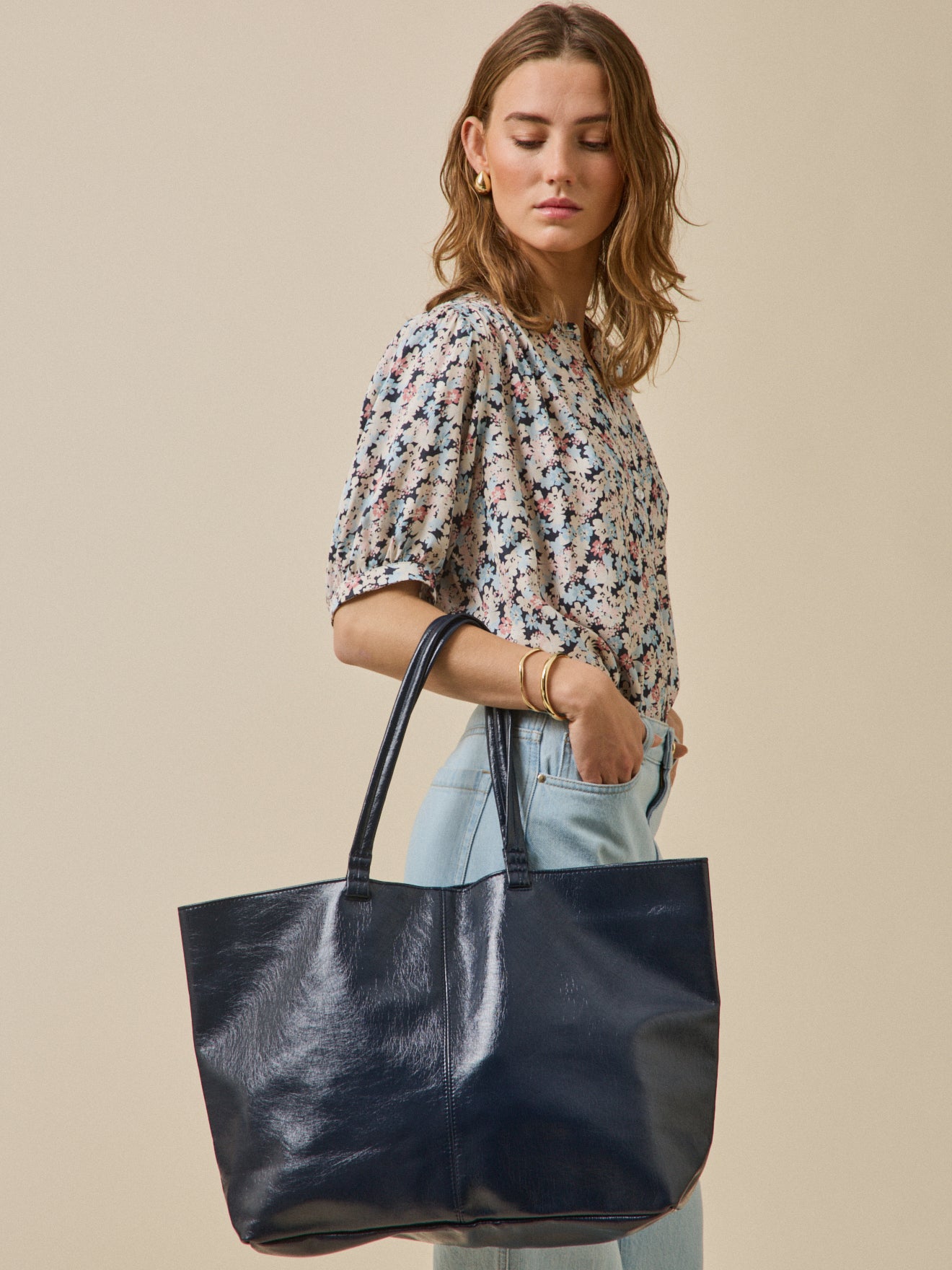 Women's vinyl tote bag