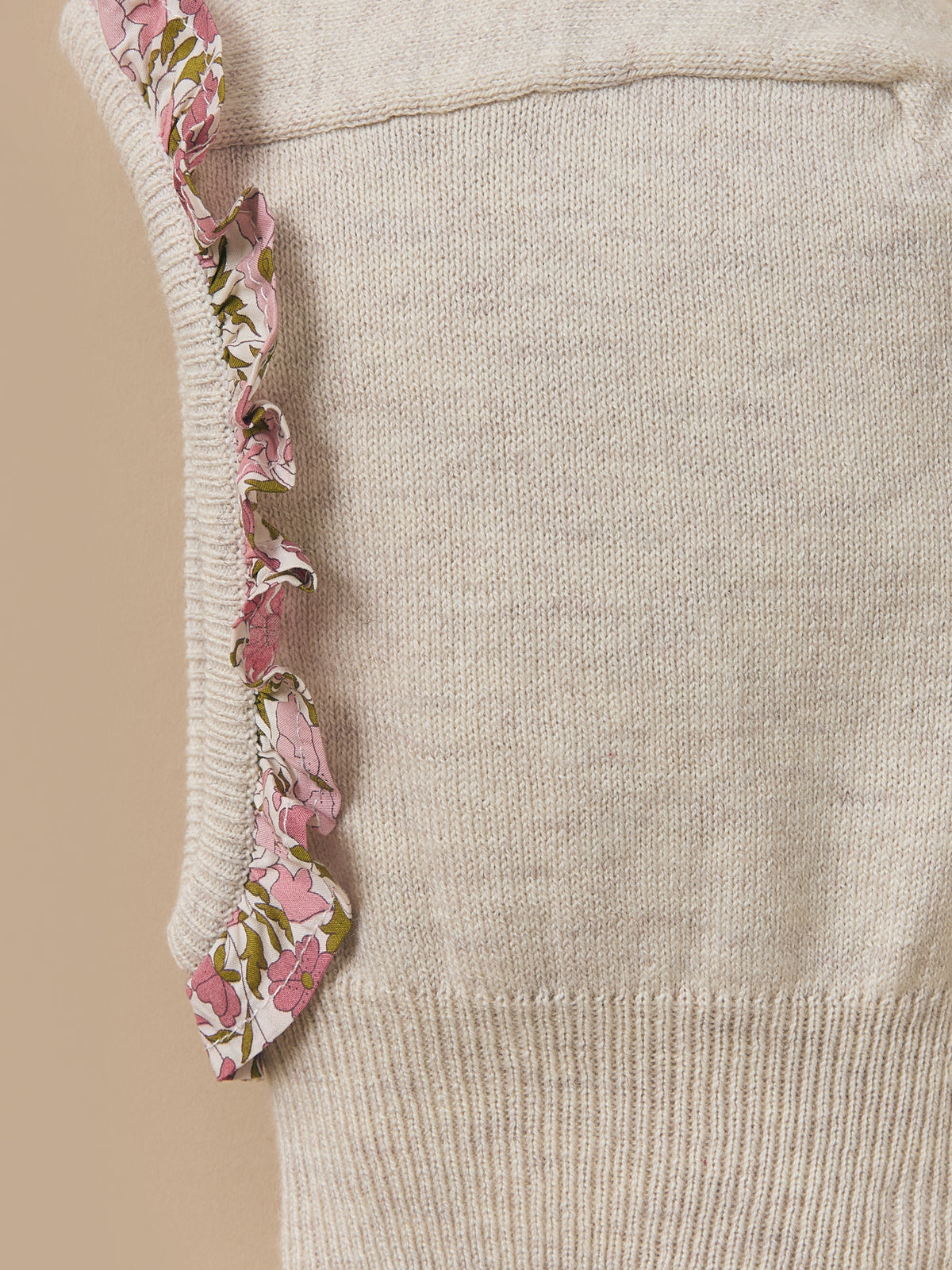Cagoule avec volant en tissu Liberty bébé