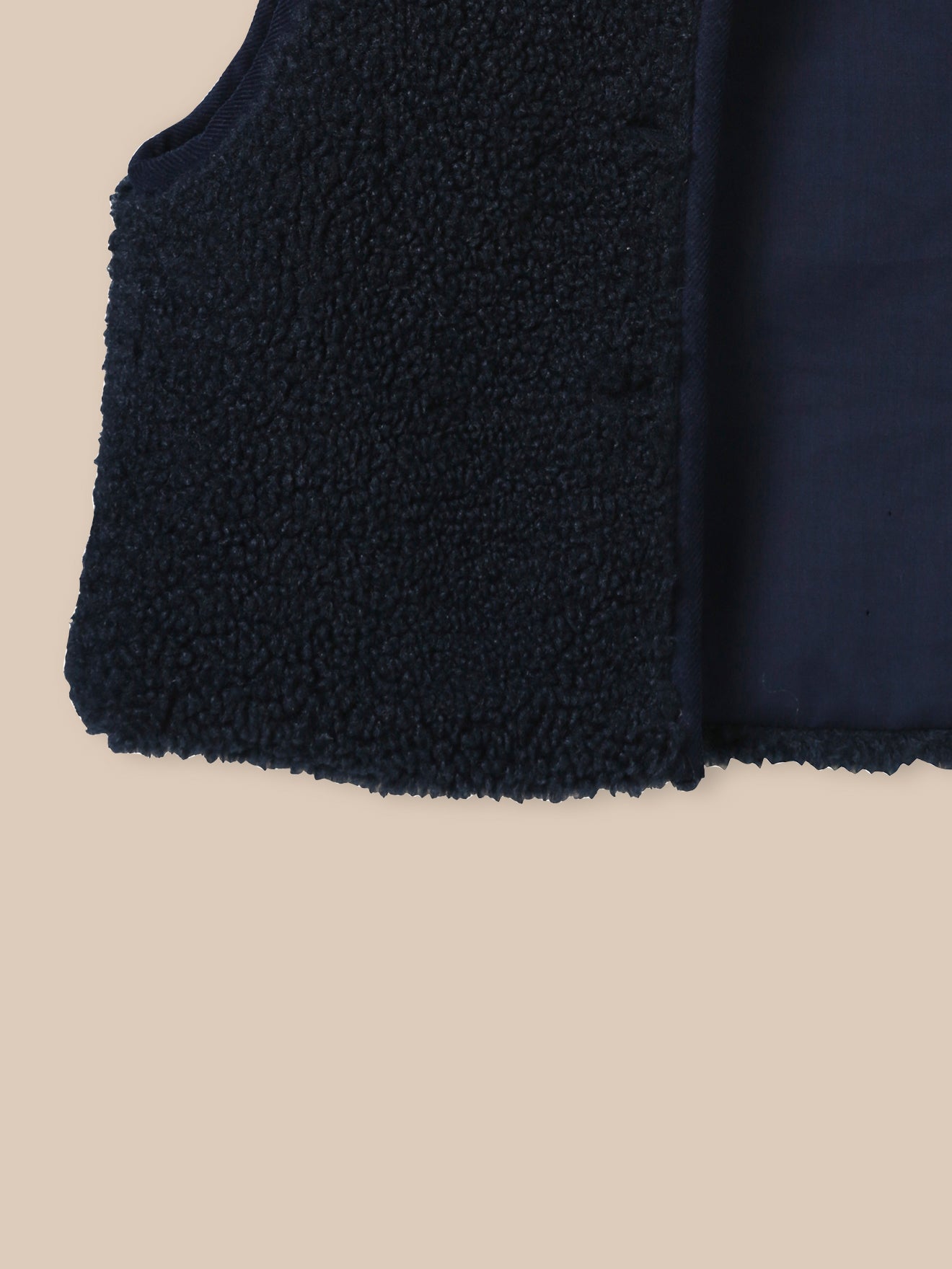 Baby's sleeveless sherpa jacket