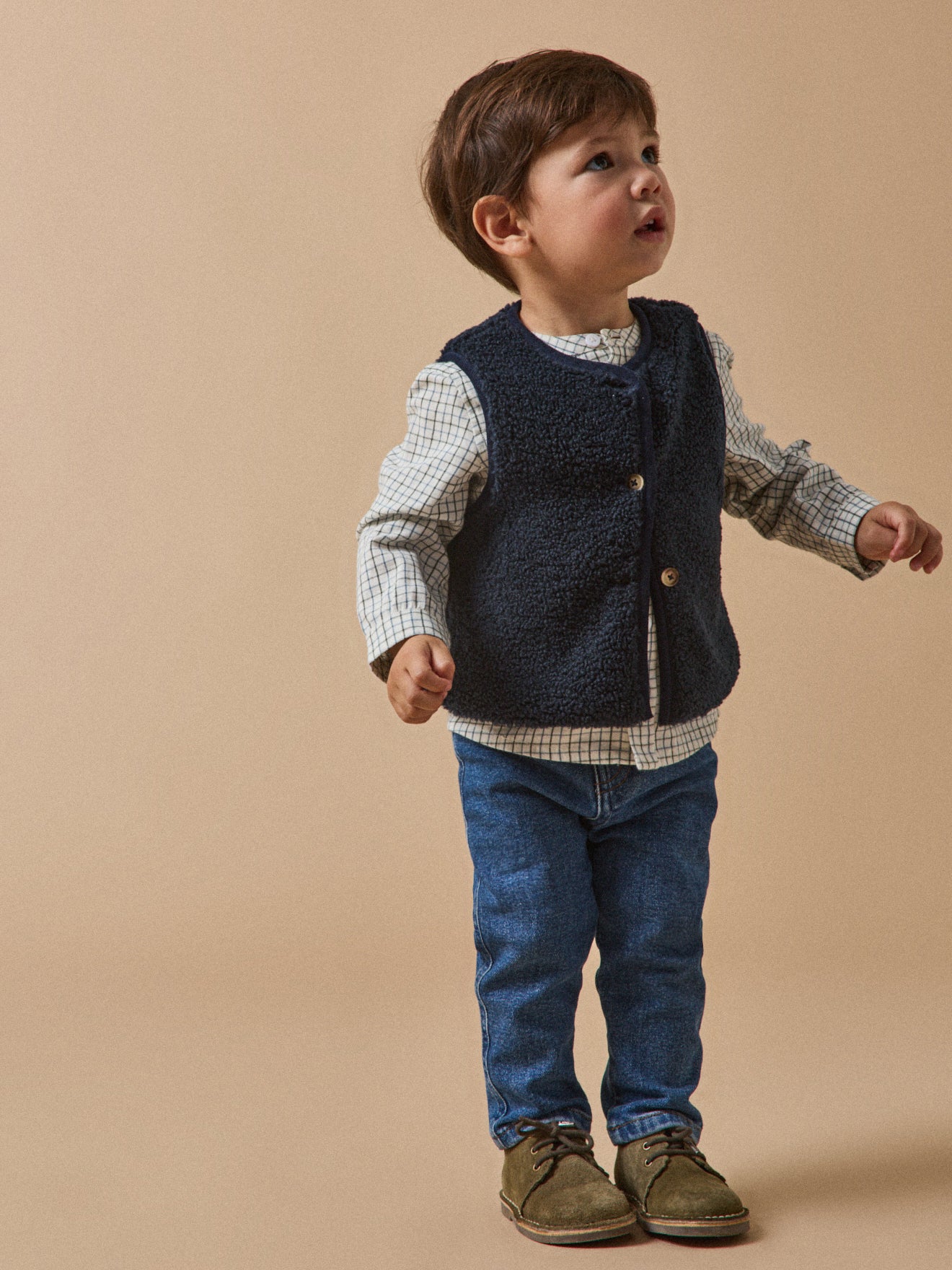 Baby's sleeveless sherpa jacket