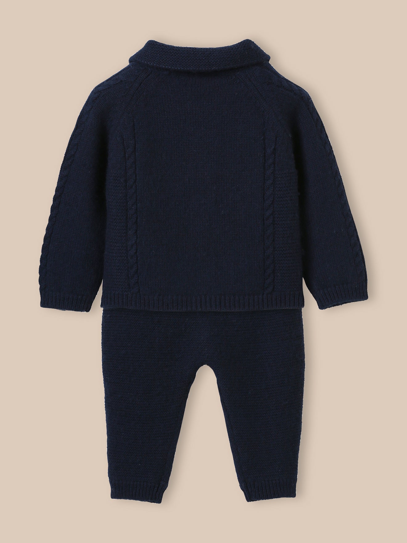 Baby's cable knit outfit