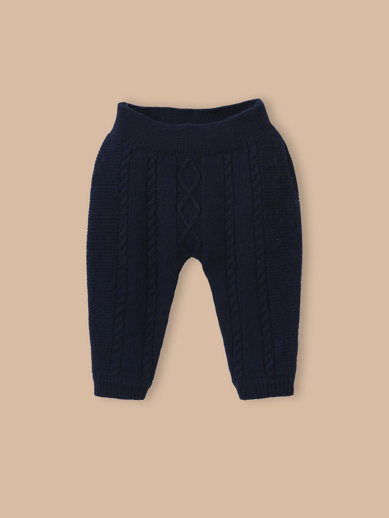 Baby's cable knit outfit