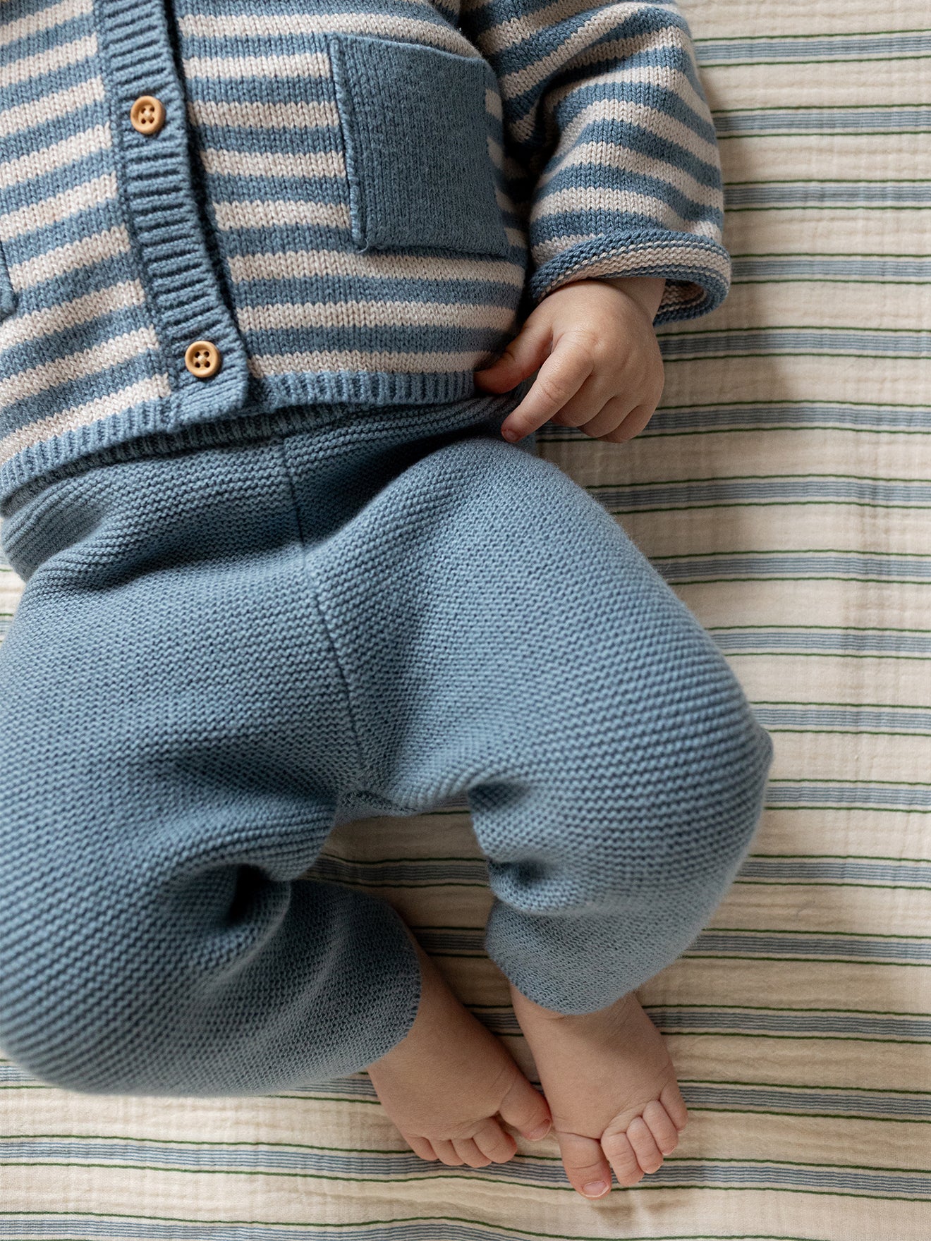 Ensemble en tricot rayé Bébé
