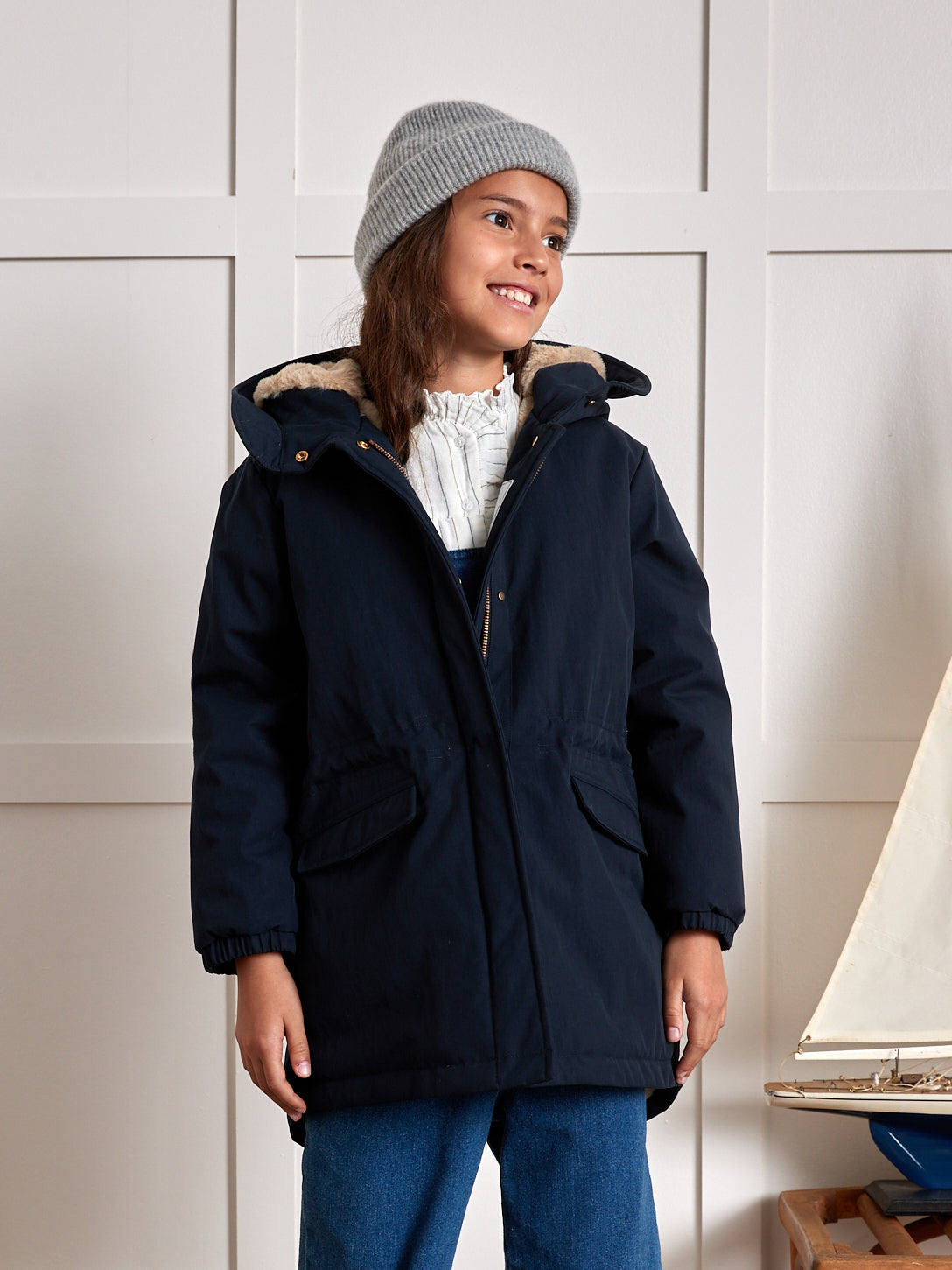Girl's parka with faux-fur lining