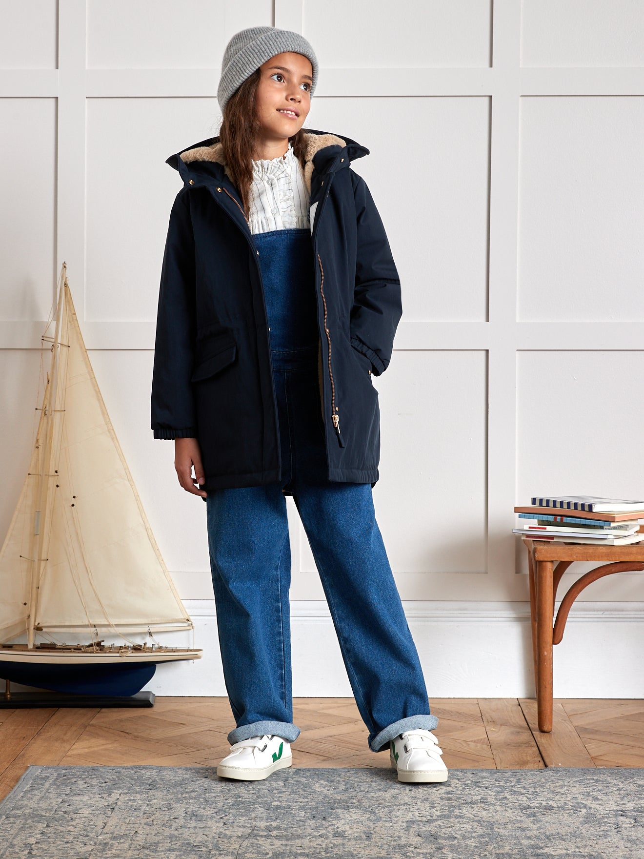 Girl's parka with faux-fur lining