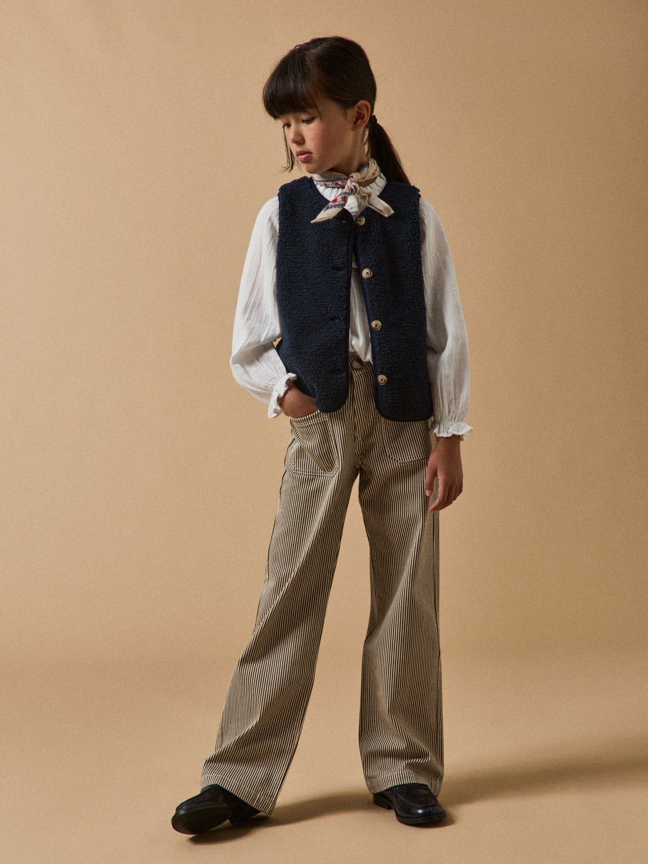 Girl's sherpa sleeveless jacket