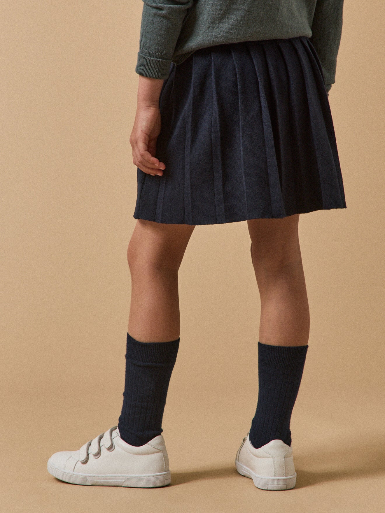 Girl's pleated knit skirt