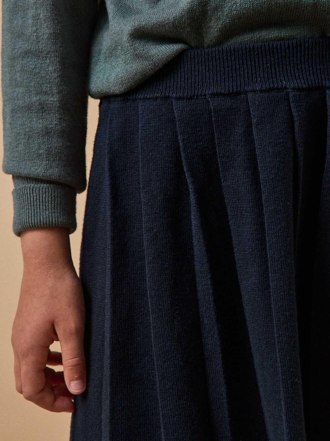 Girl's pleated knit skirt