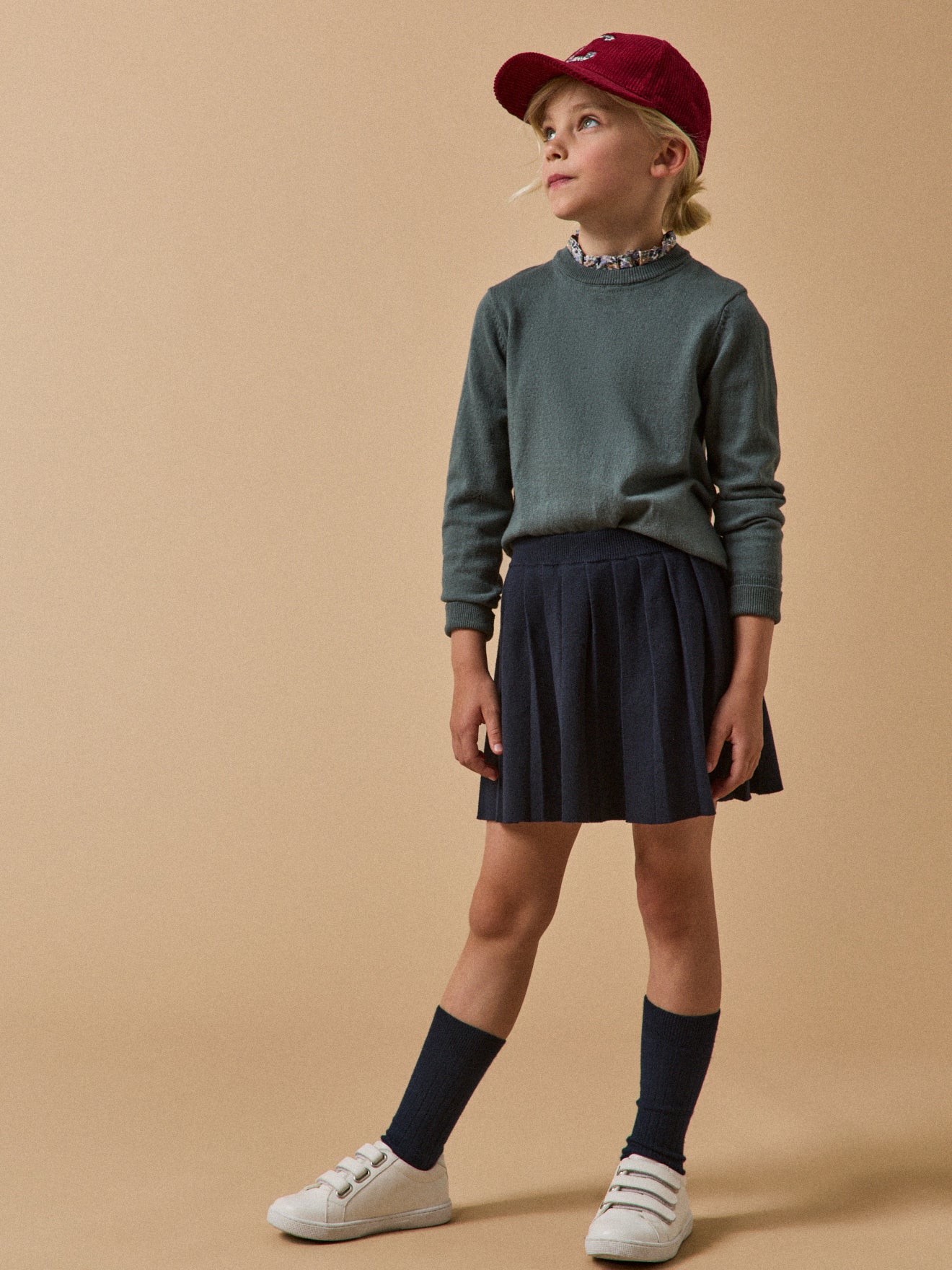 Girl's pleated knit skirt