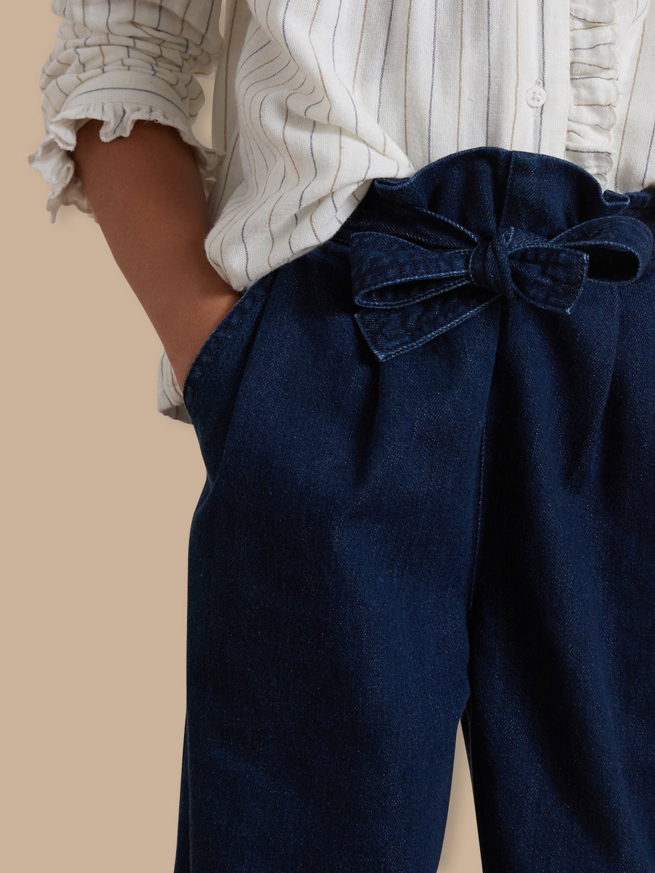Girl's wide-leg trousers made with lightweight denim