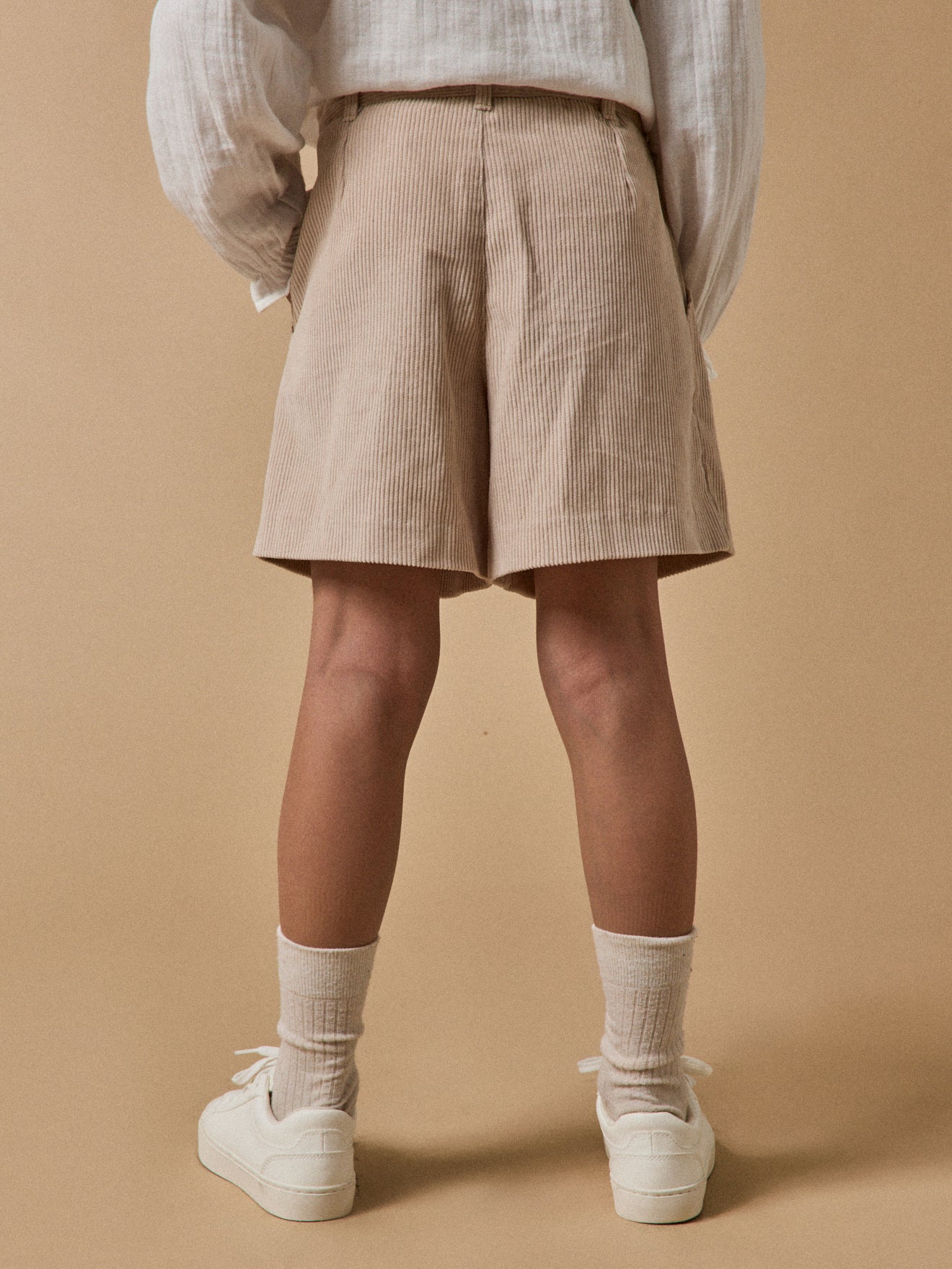 Girl's high-waist corduroy shorts