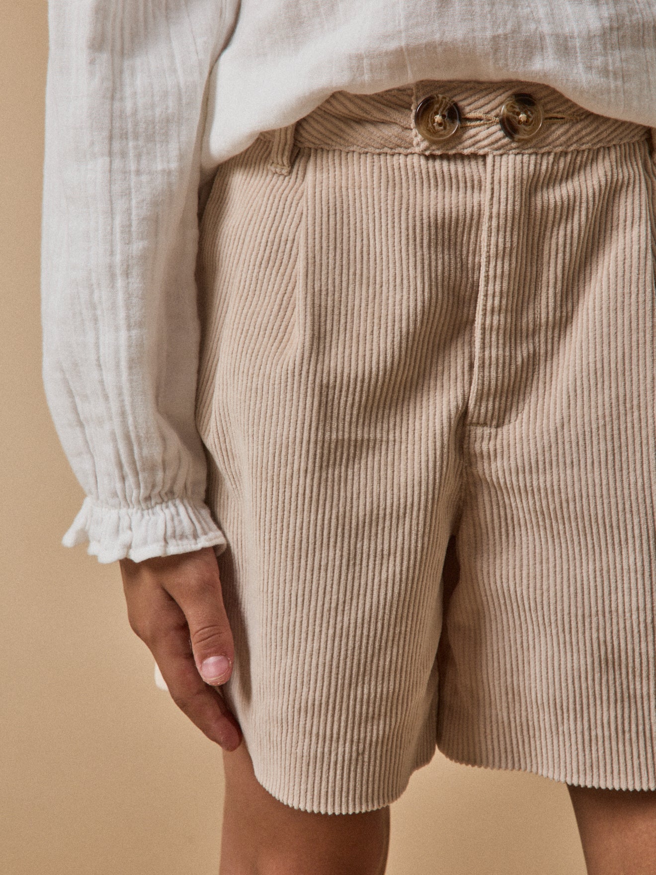 Girl's high-waist corduroy shorts