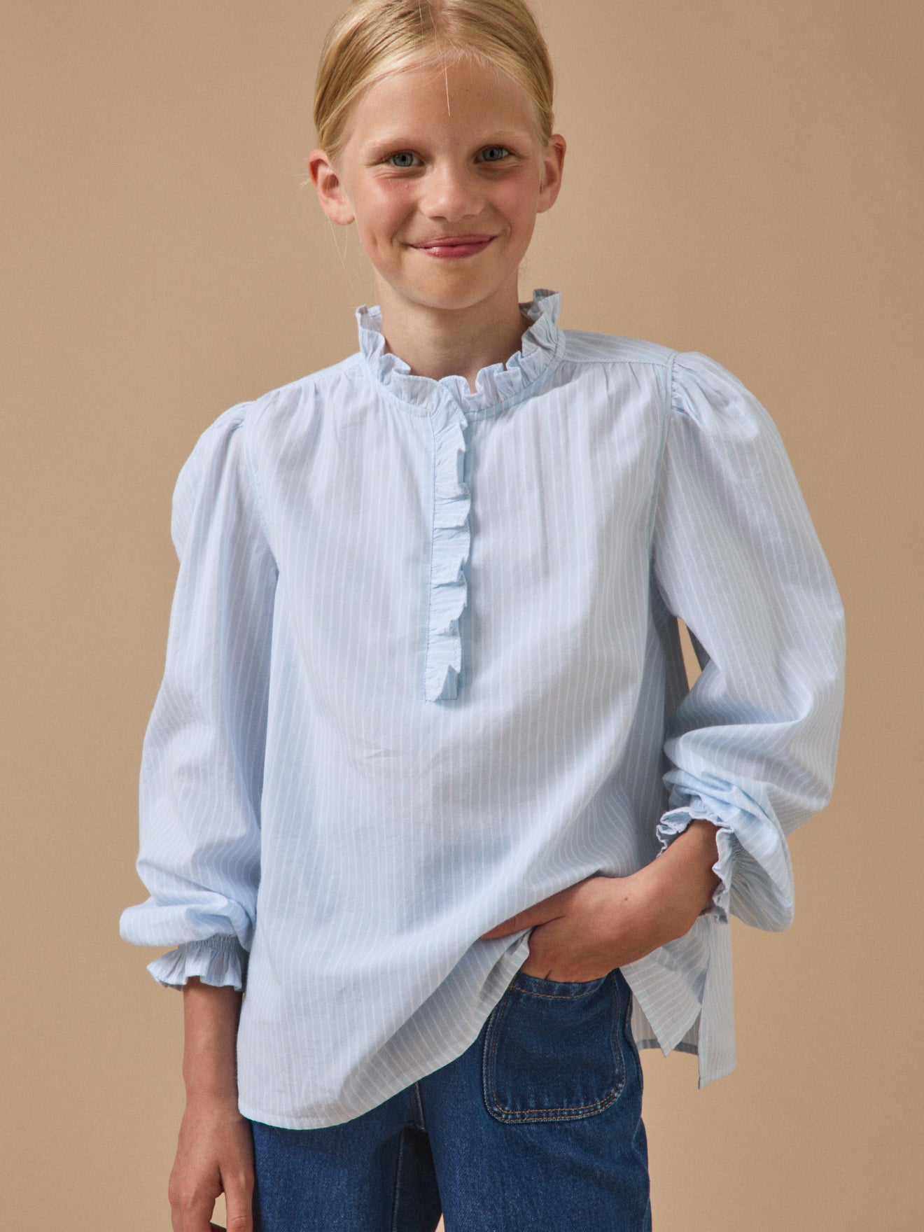 Girl's ruffled blouse