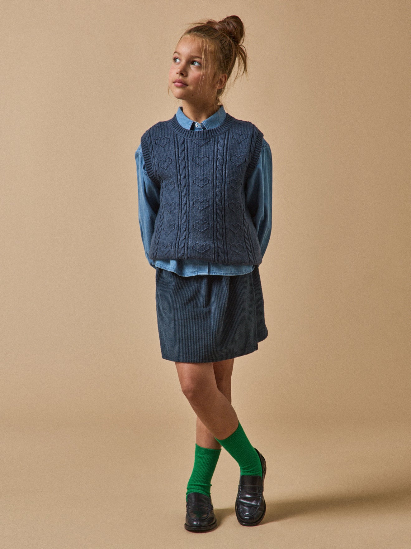 Girl's sleeveless sweater made with RWS* wool