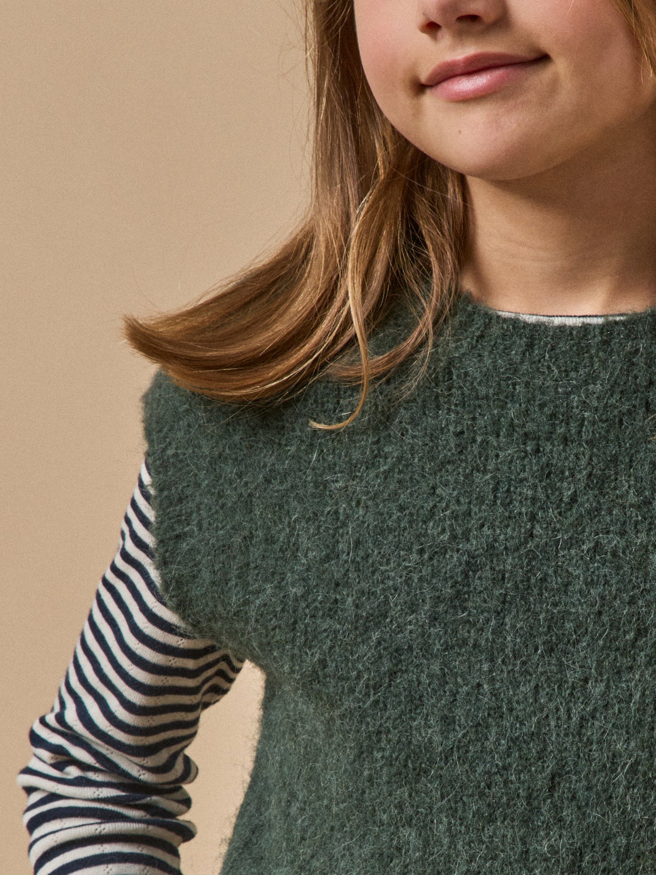 Girl's sleeveless wool and alpaca sweater