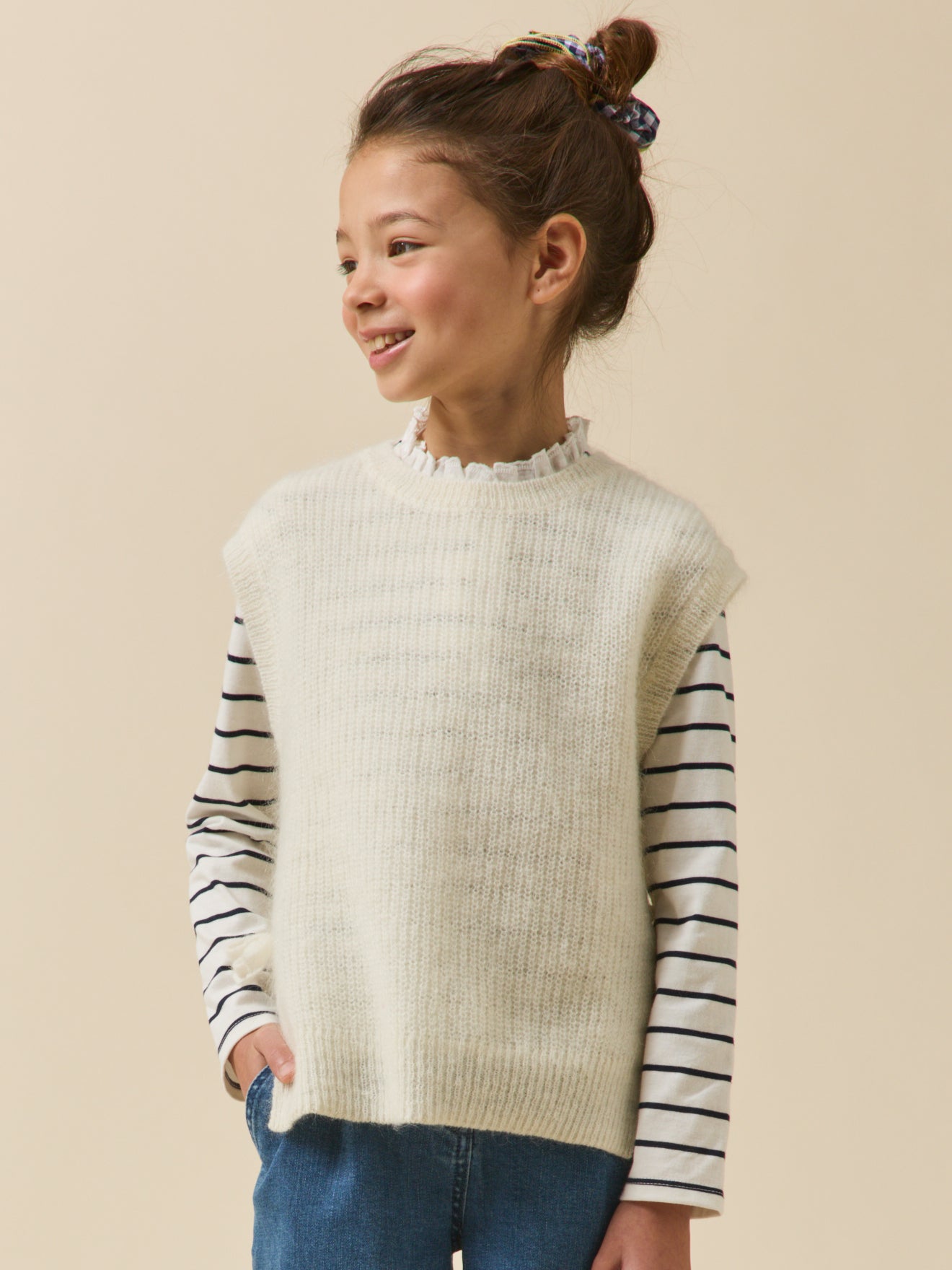Girl's sleeveless sweater - The Junior Collection