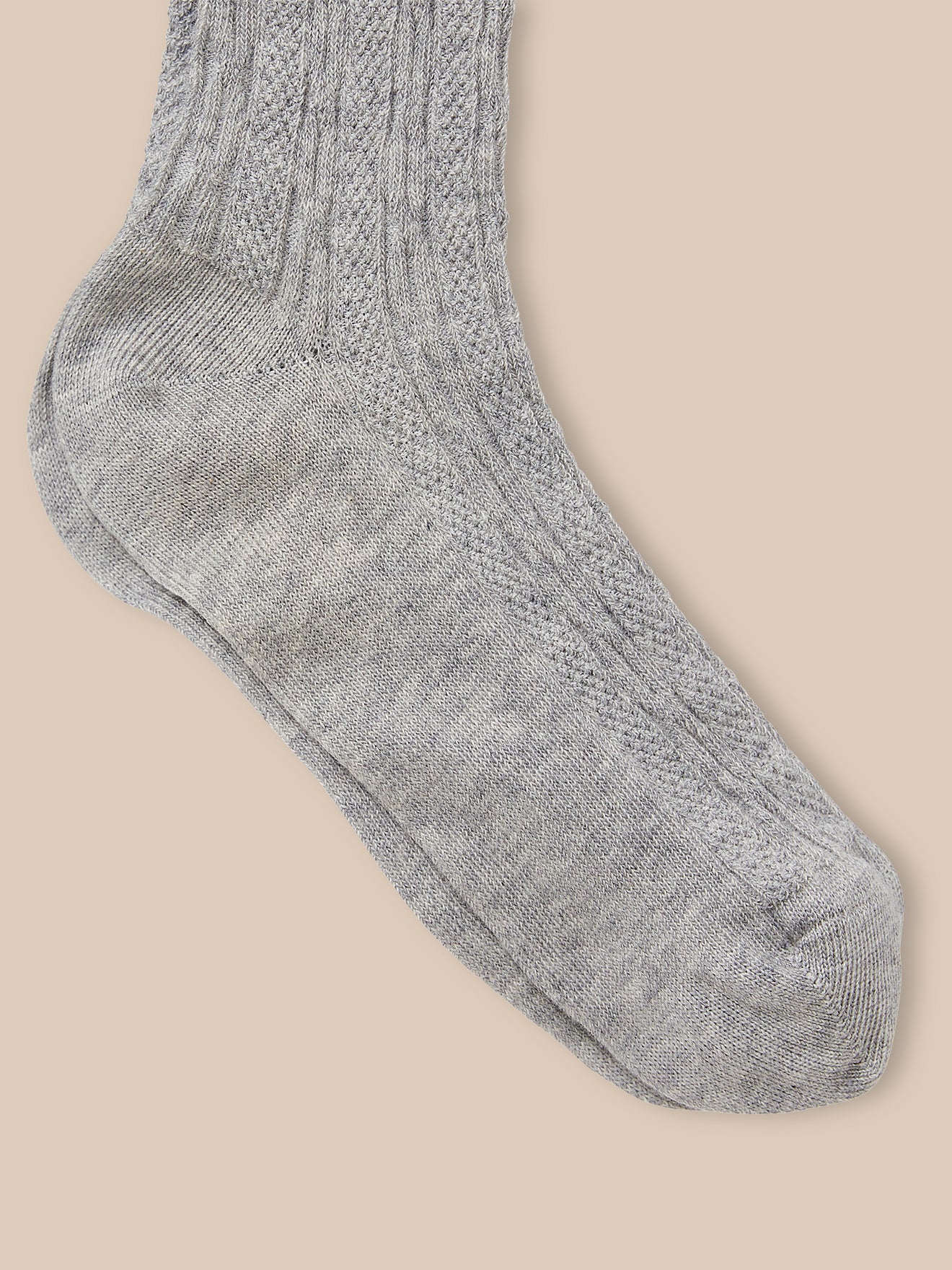 Girl's cable-knit tights