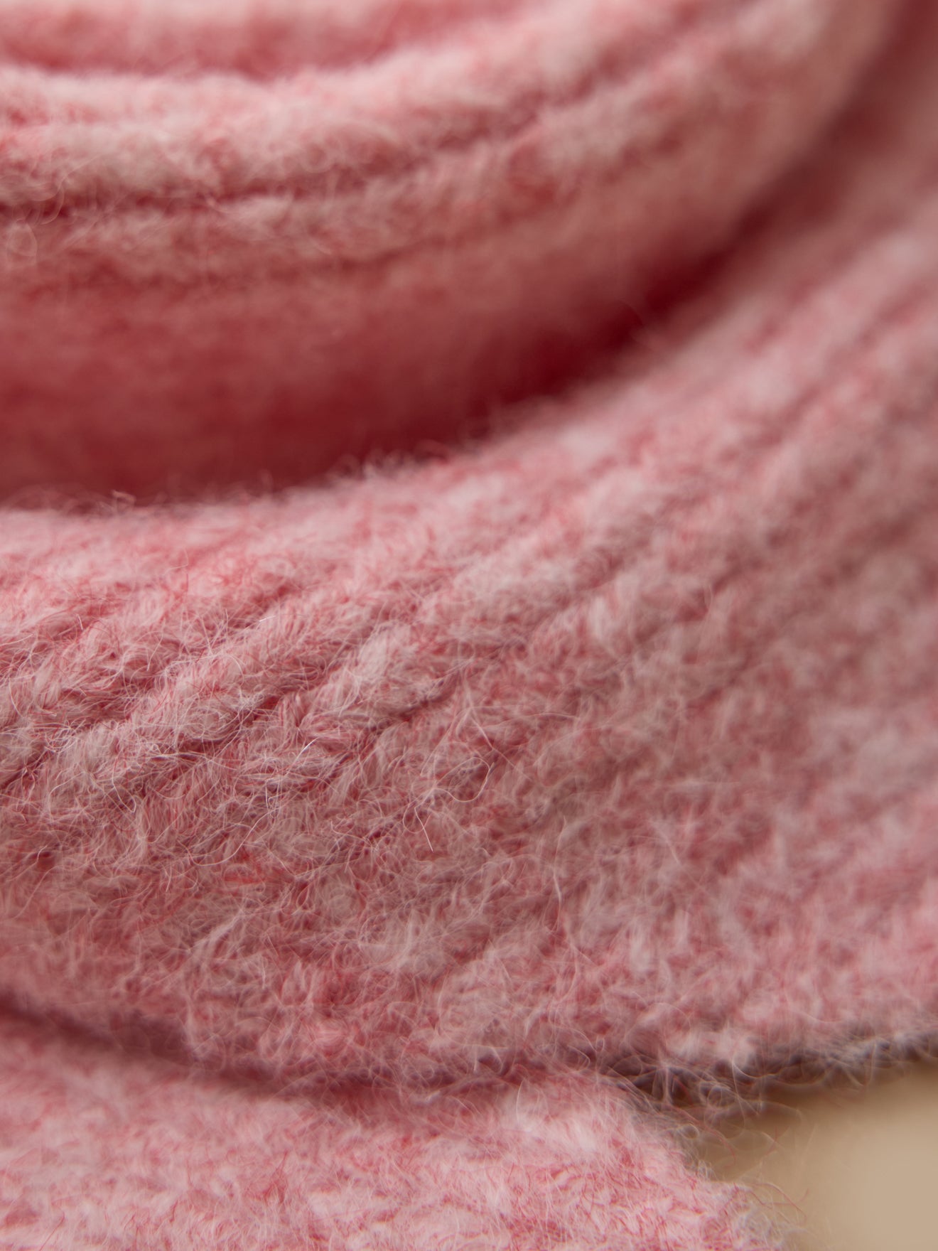 Girl's marled triangular scarf