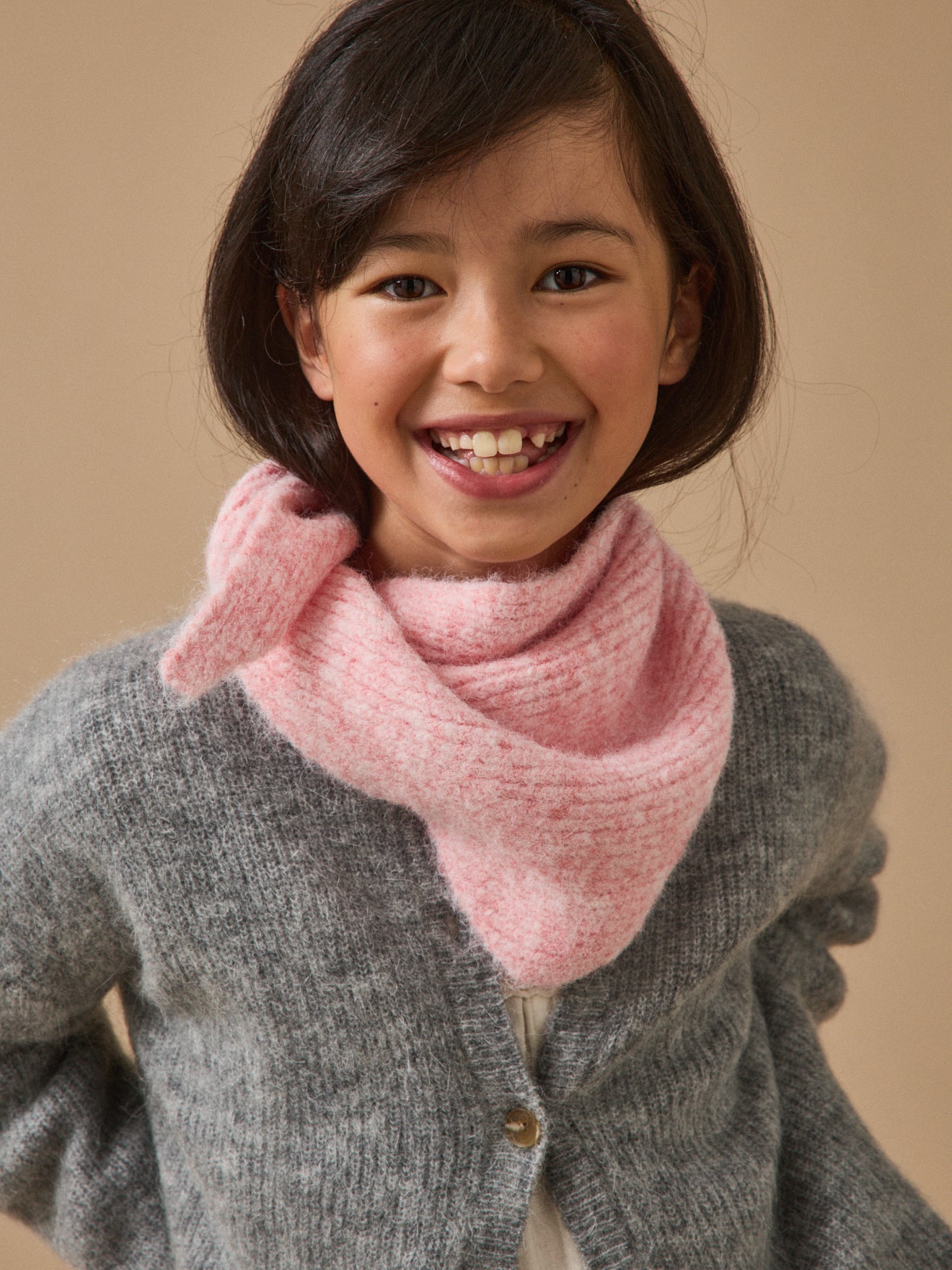 Girl's marled triangular scarf