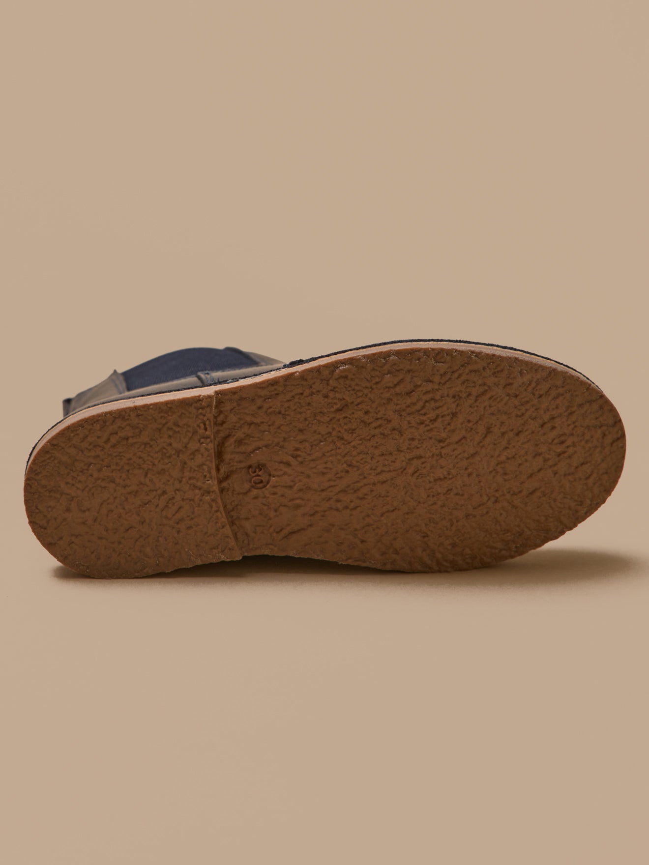 Girl's leather low boots with perforated toe
