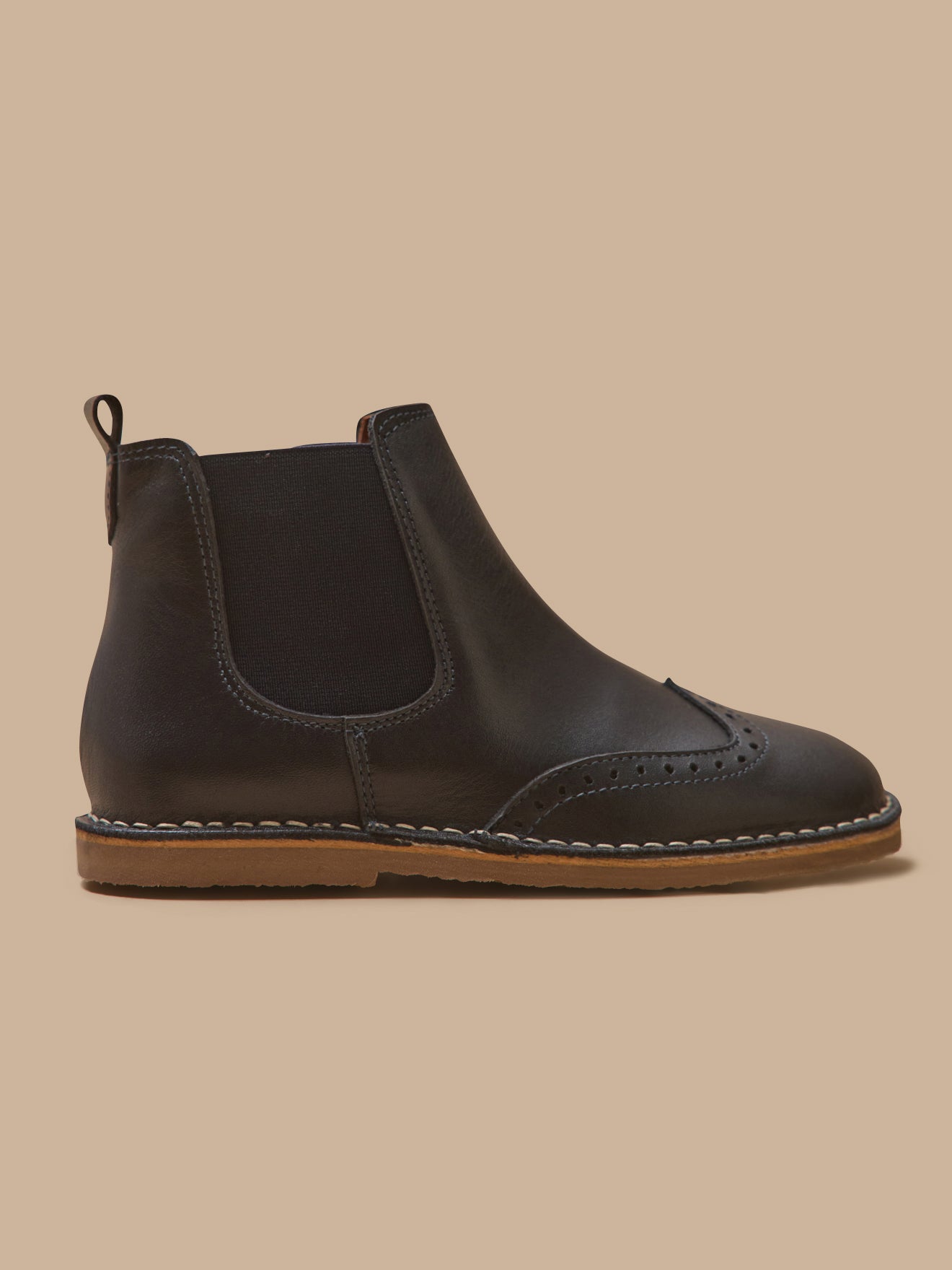 Girl's leather low boots with perforated toe