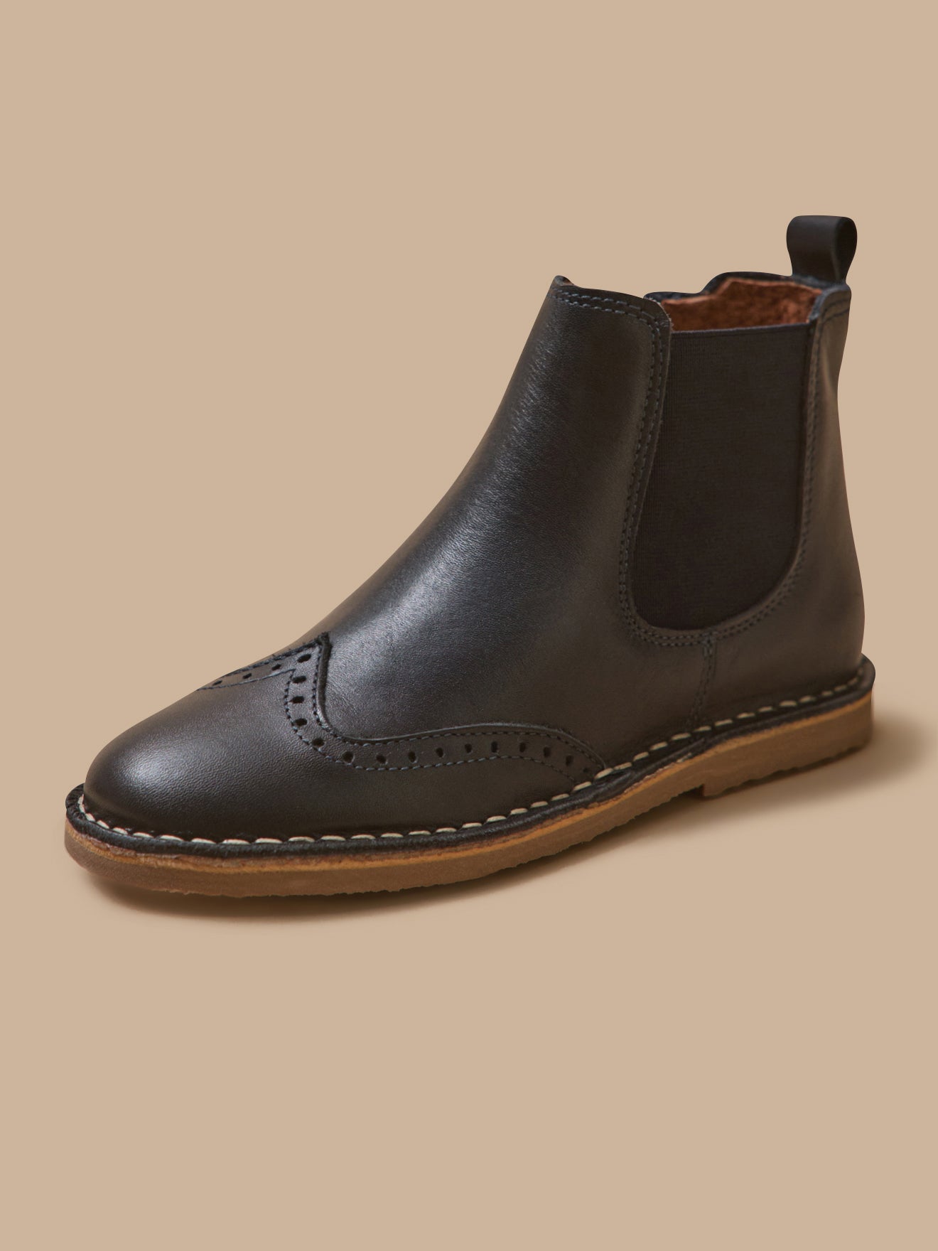 Girl's leather low boots with perforated toe