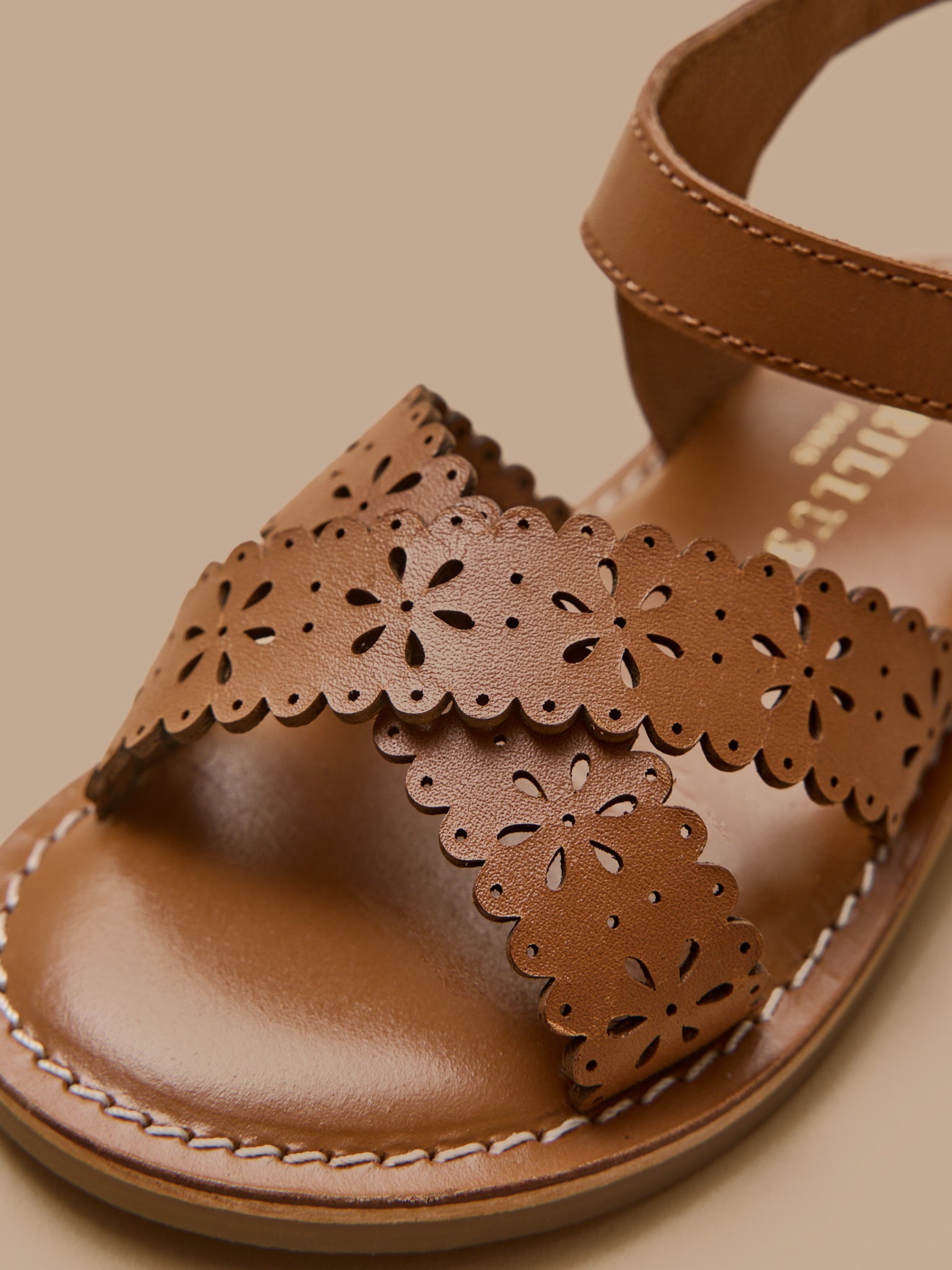 Girl's punch-hole leather sandals