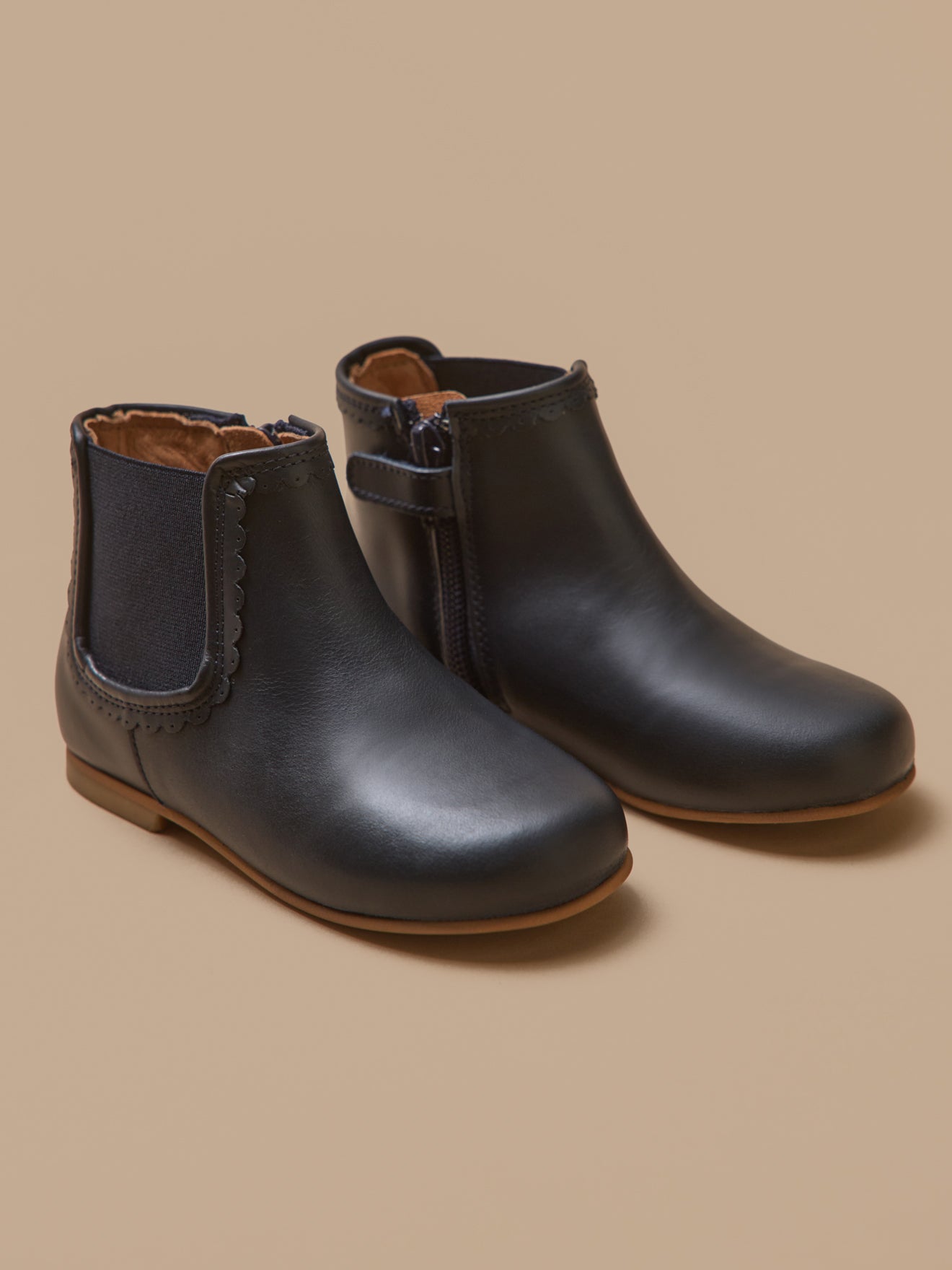 Girl's leather low boots