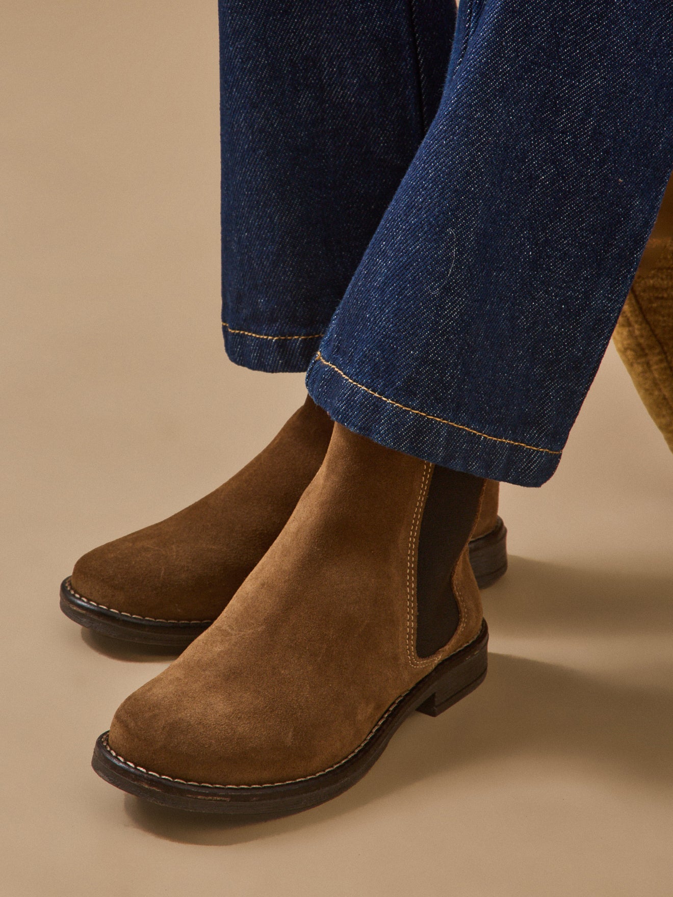 Girl's suede leather Chelsea boots