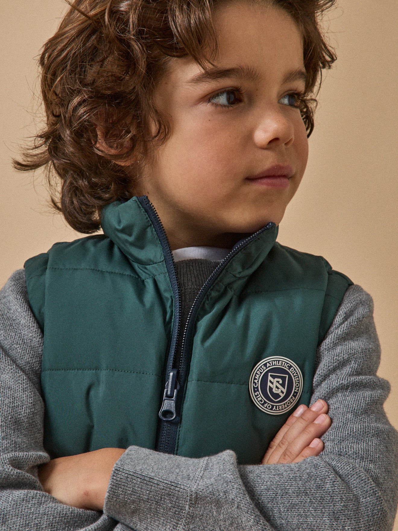 Boy's reversible sleeveless puffer jacket