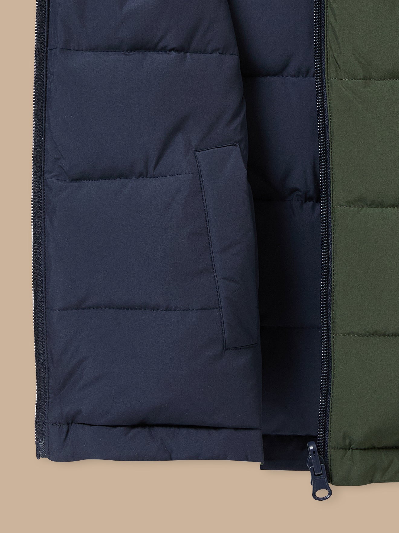 Boy's reversible sleeveless puffer jacket