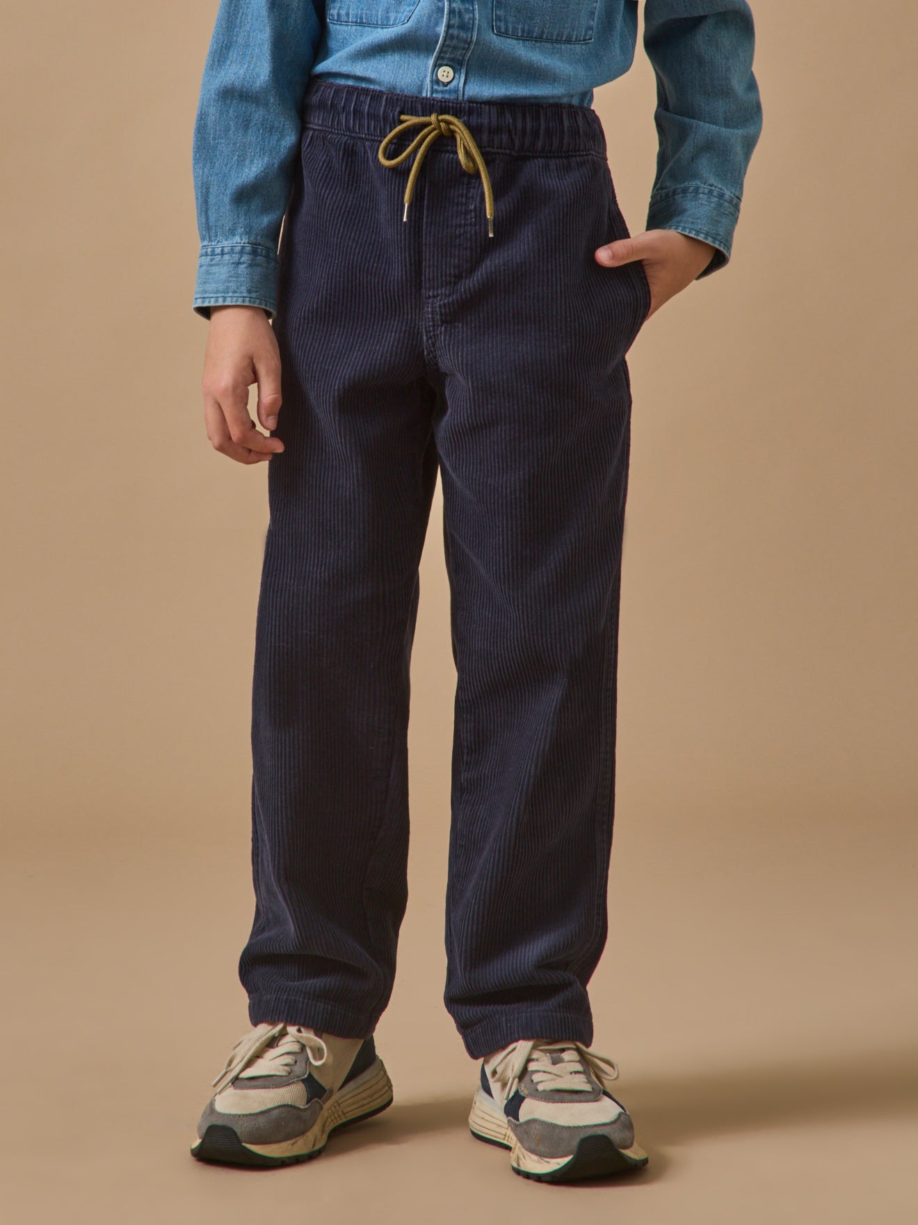 Boy's loose corduroy trousers