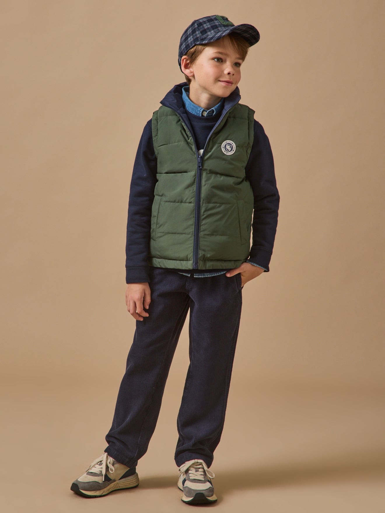 Boy's loose corduroy trousers