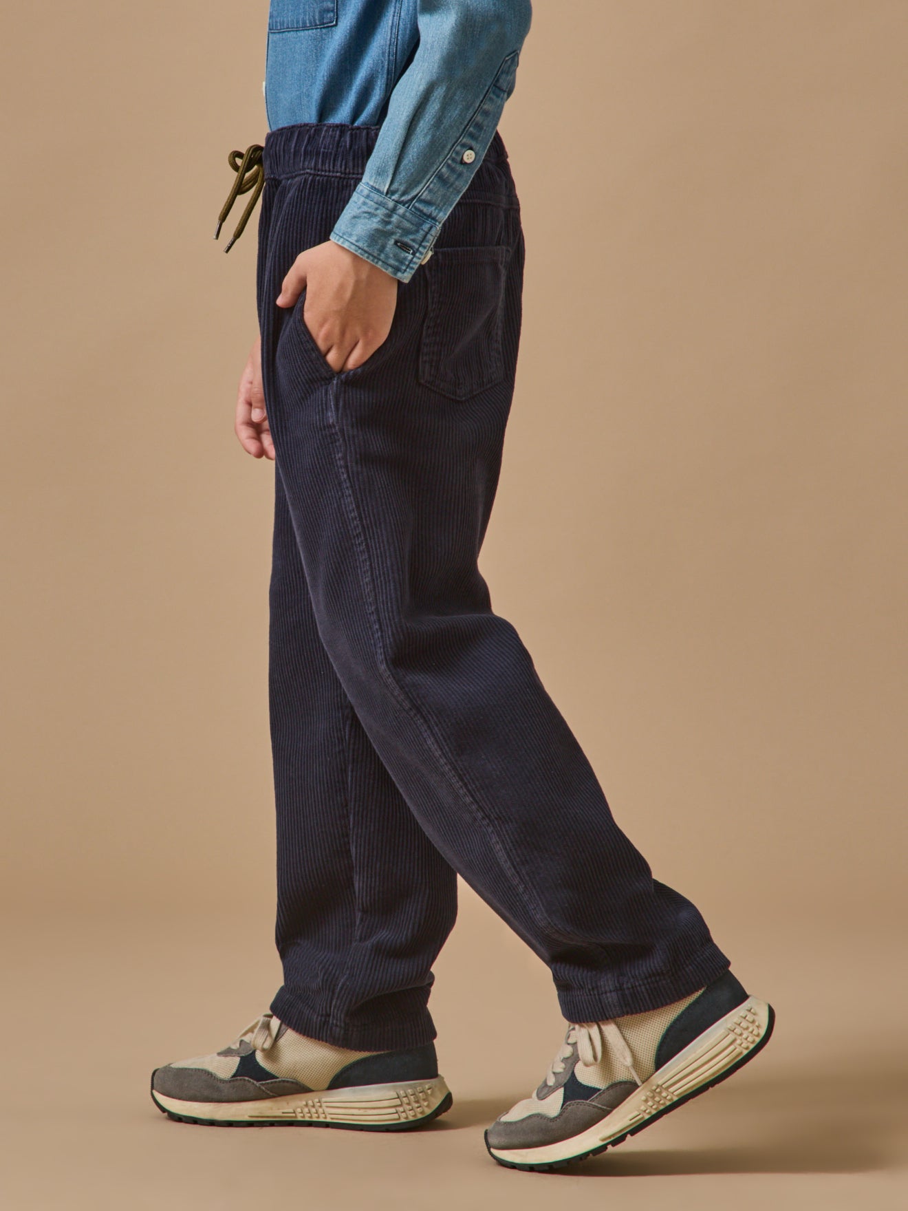 Boy's loose corduroy trousers