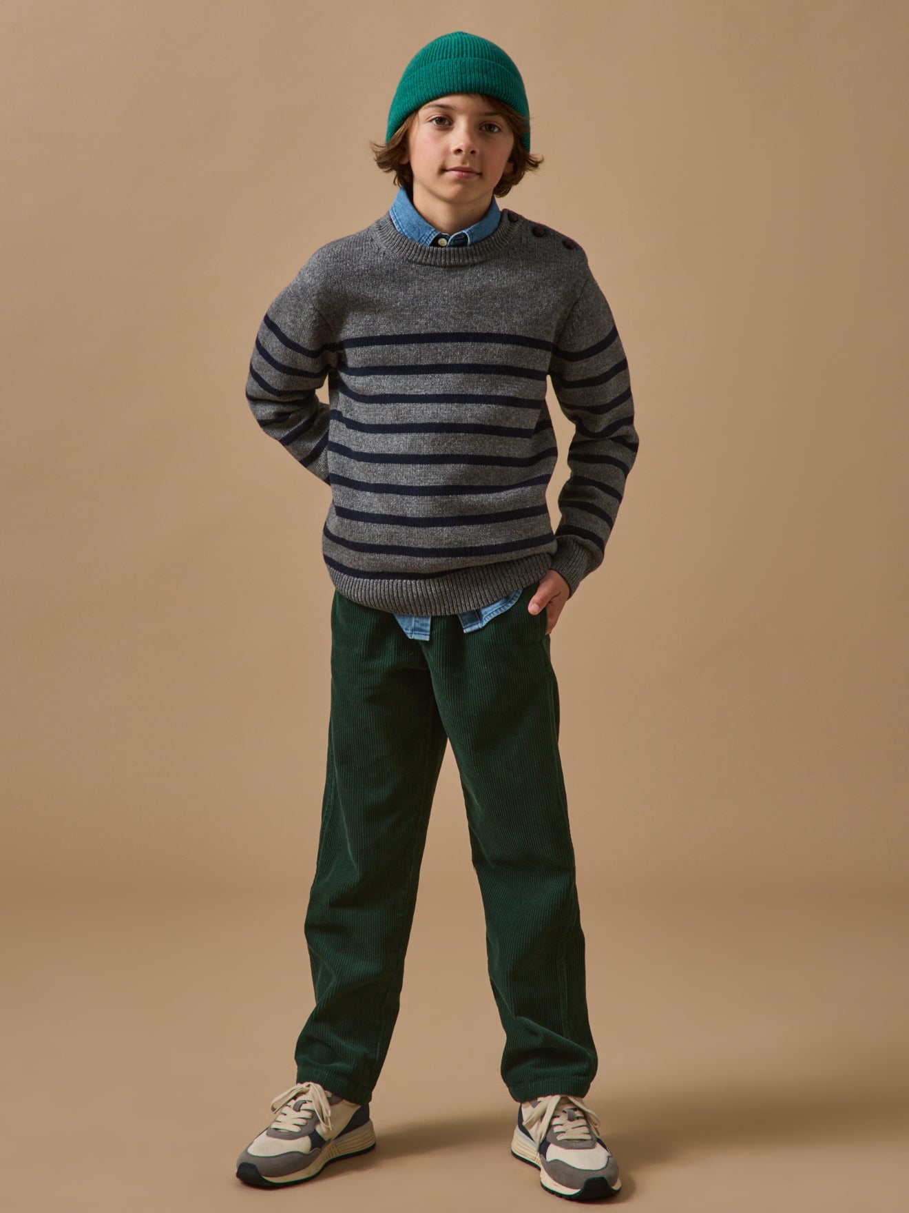 Boy's loose corduroy trousers