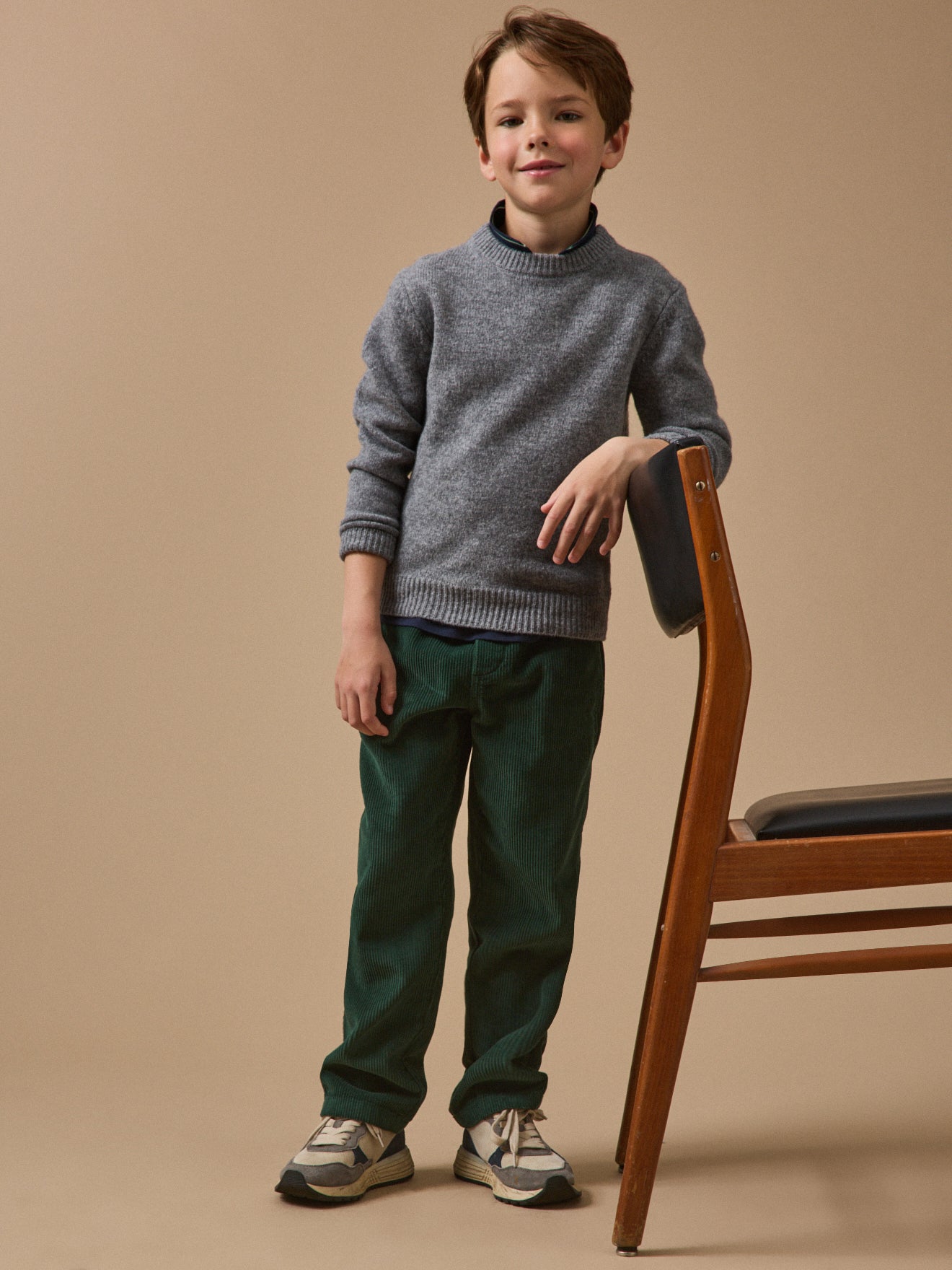 Boy's loose corduroy trousers
