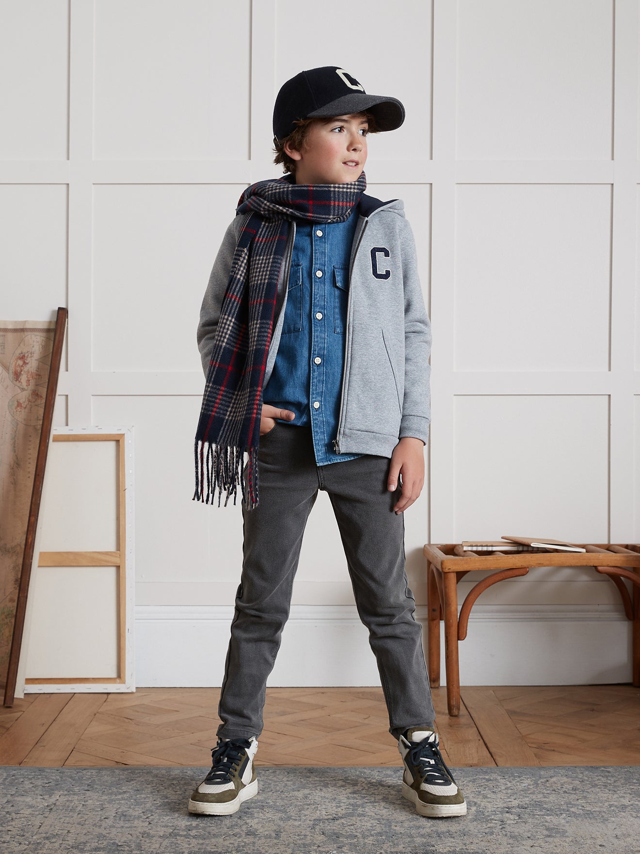 Boy's zip sweatshirt with hood