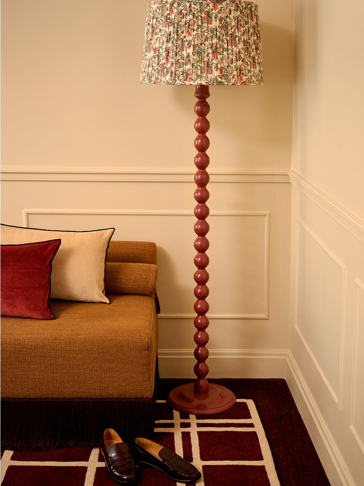 LOOKBOOK_GRAND_HOTEL_lampadaire_fleuri_4c8c7149-3d1e-4ad3-8680-aeb1bf6c1766