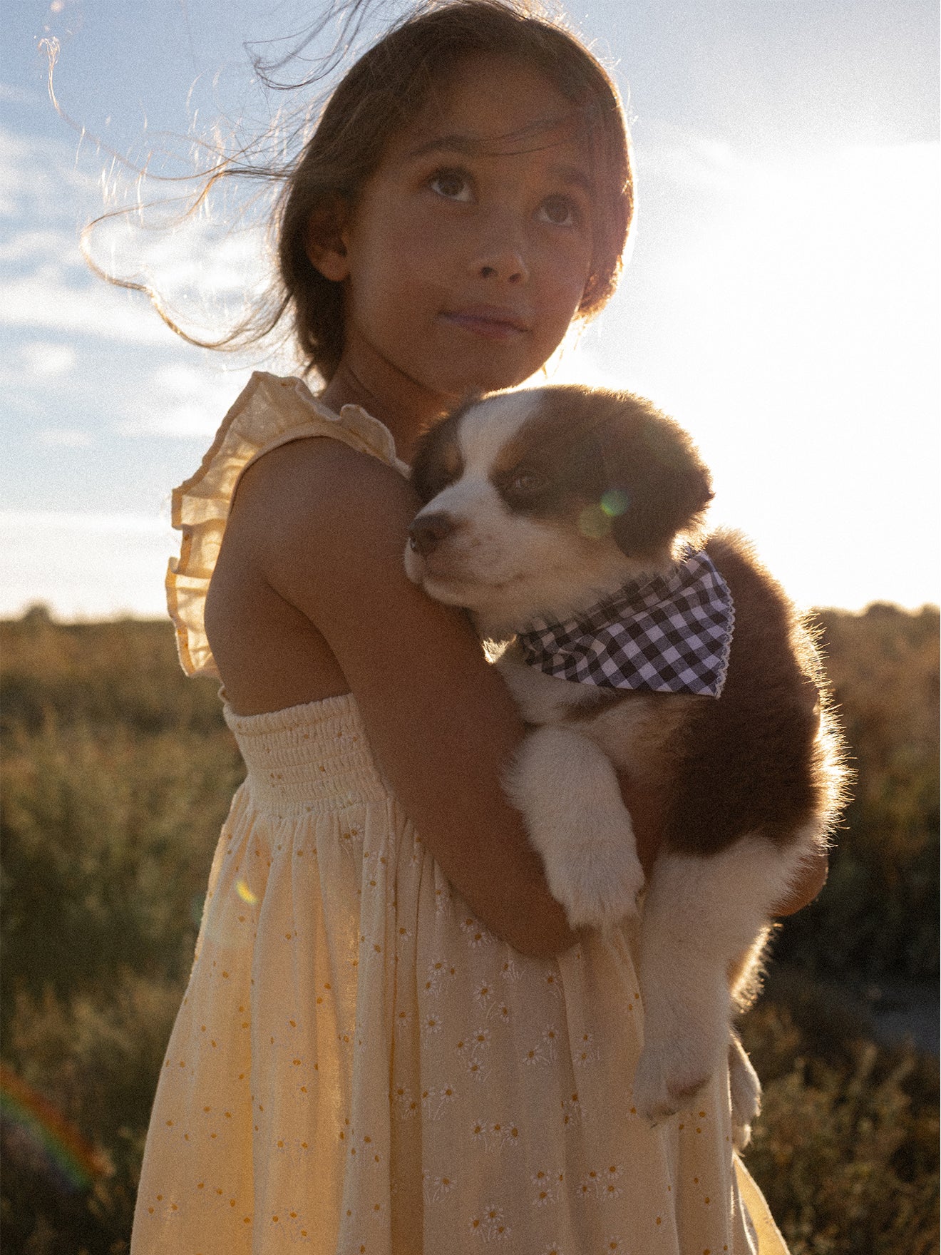 P2_FILLE_robe_jaune_broderie_anglaise