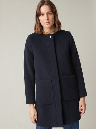 Women's woollen coat with no collar