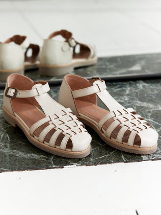 Flat fisherman-style leather sandals