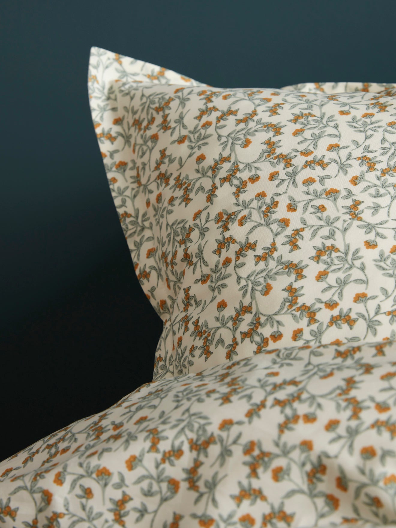 Wild Berries cotton percale duvet cover