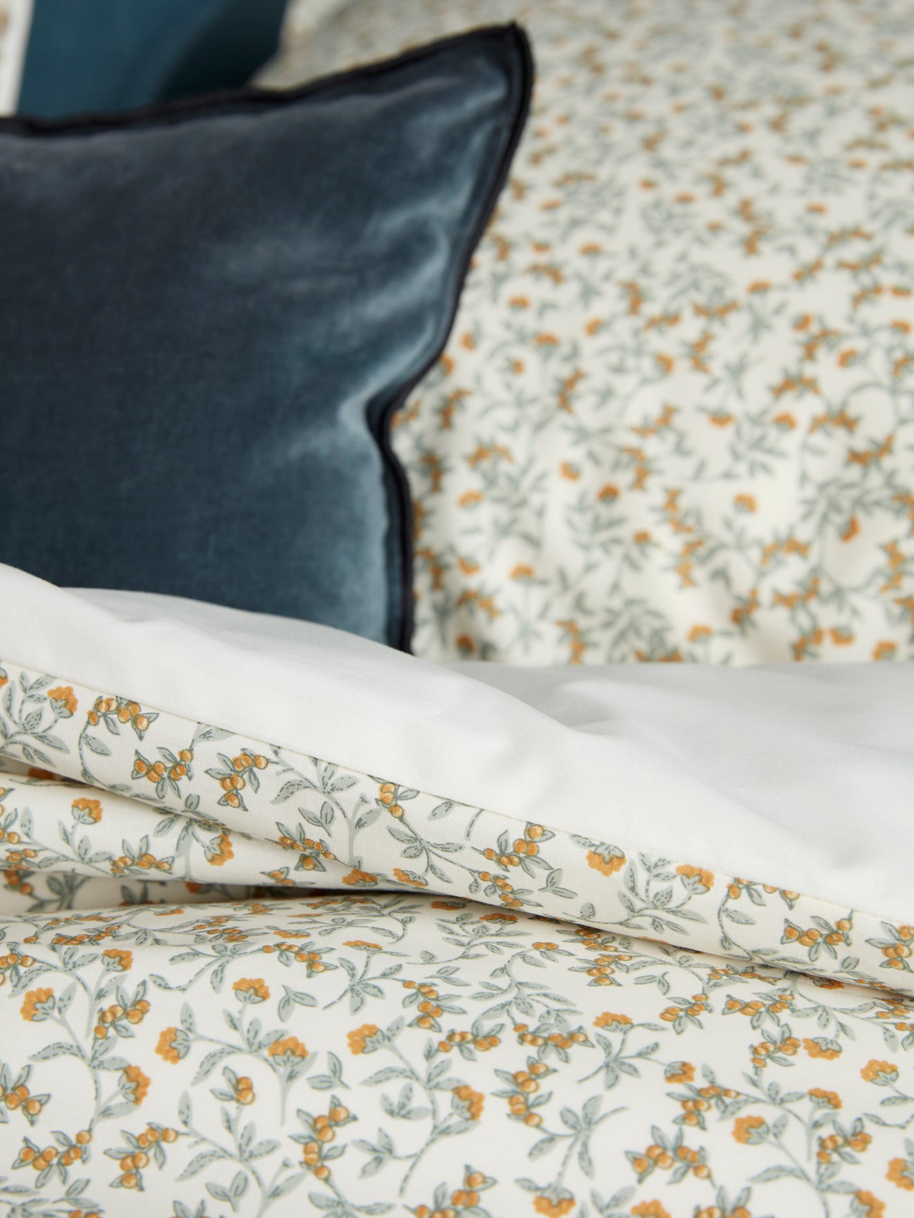 Wild Berries cotton percale duvet cover